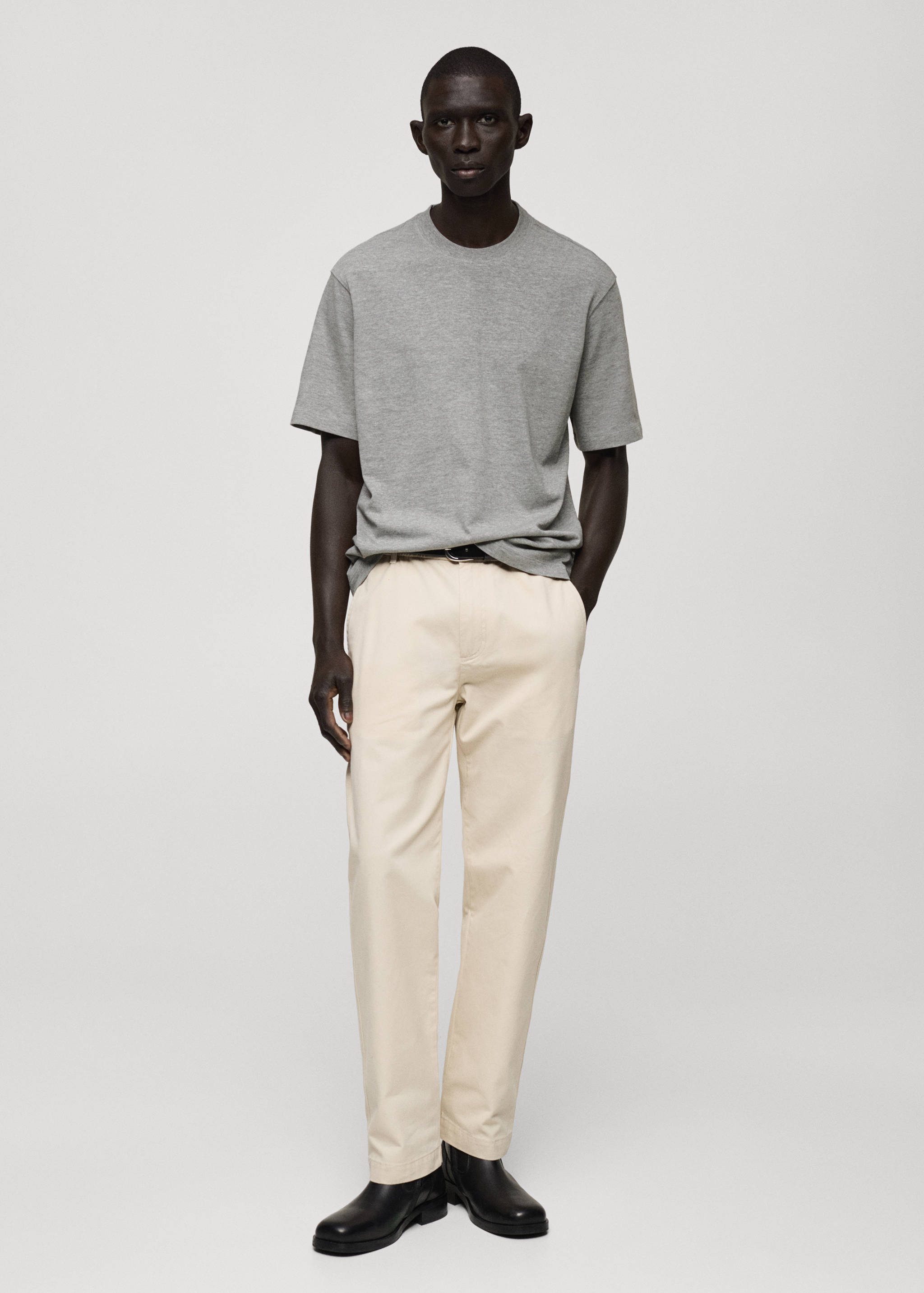 تي شيرت ثقيل الوزن بقصة فضفاضة - رؤية عامة