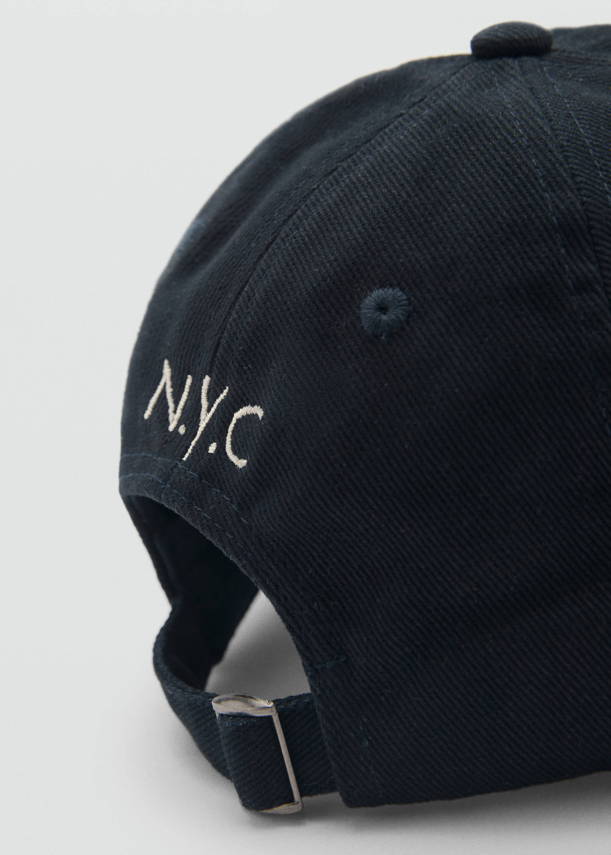 Embroidered canvas cap - Details of the article 1