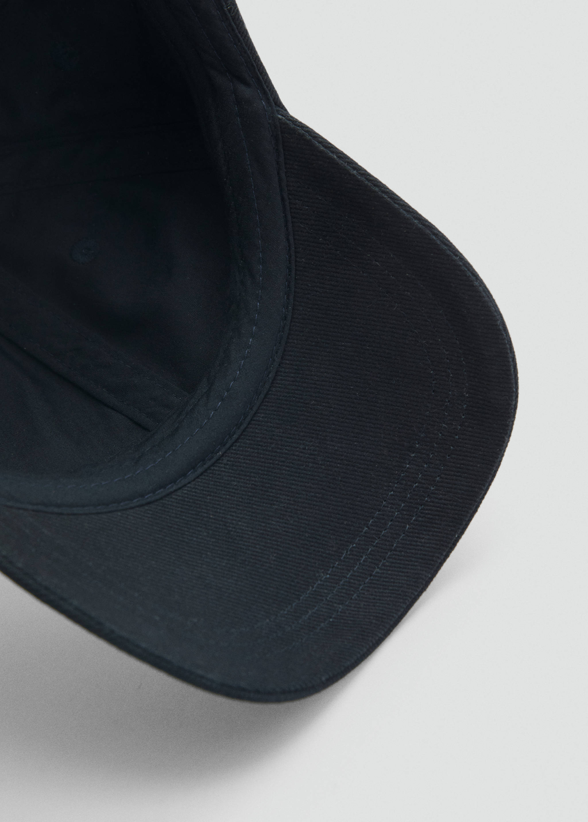 Embroidered canvas cap - Details of the article 2