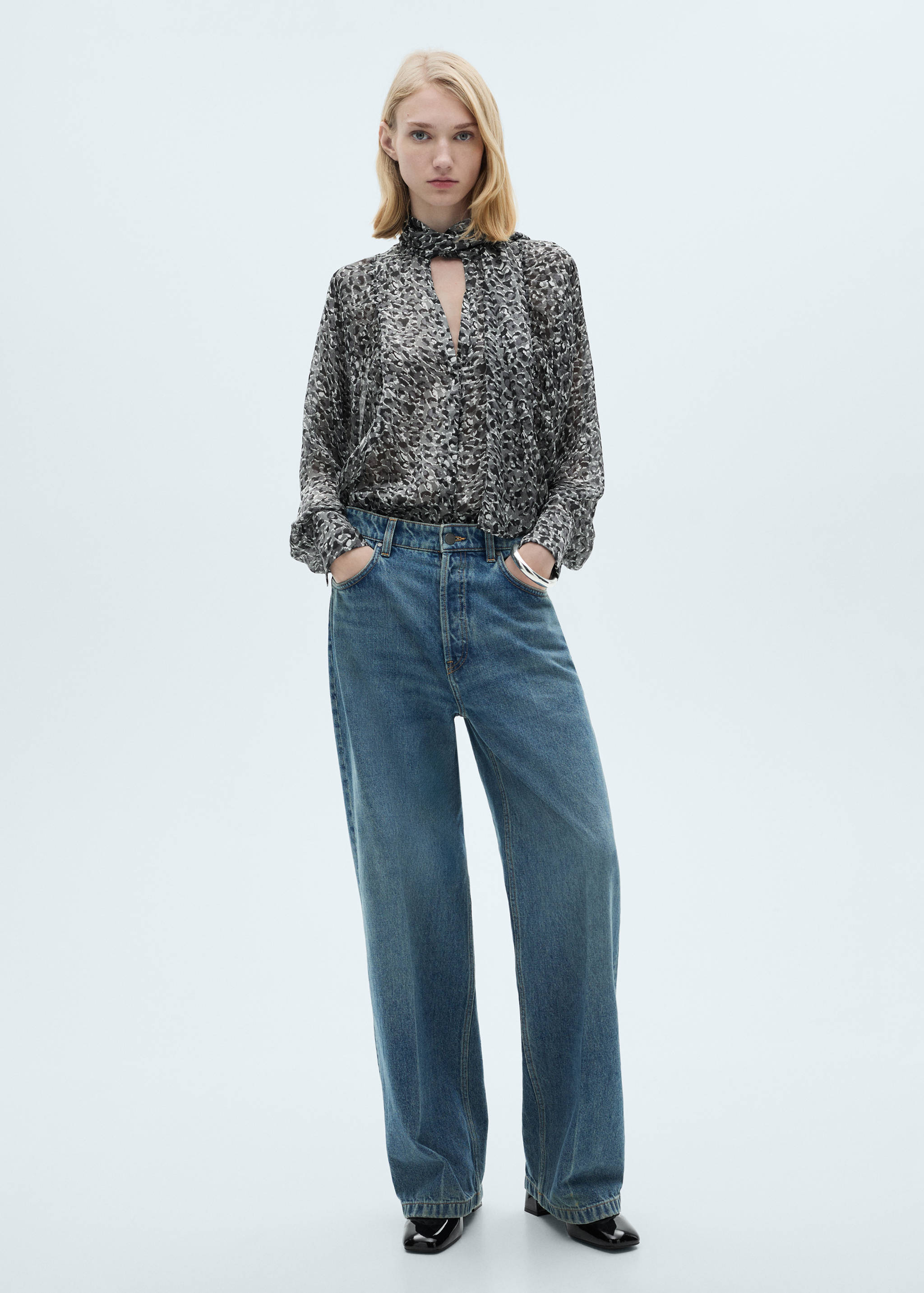 Animal-print blouse with bow neck - General plane