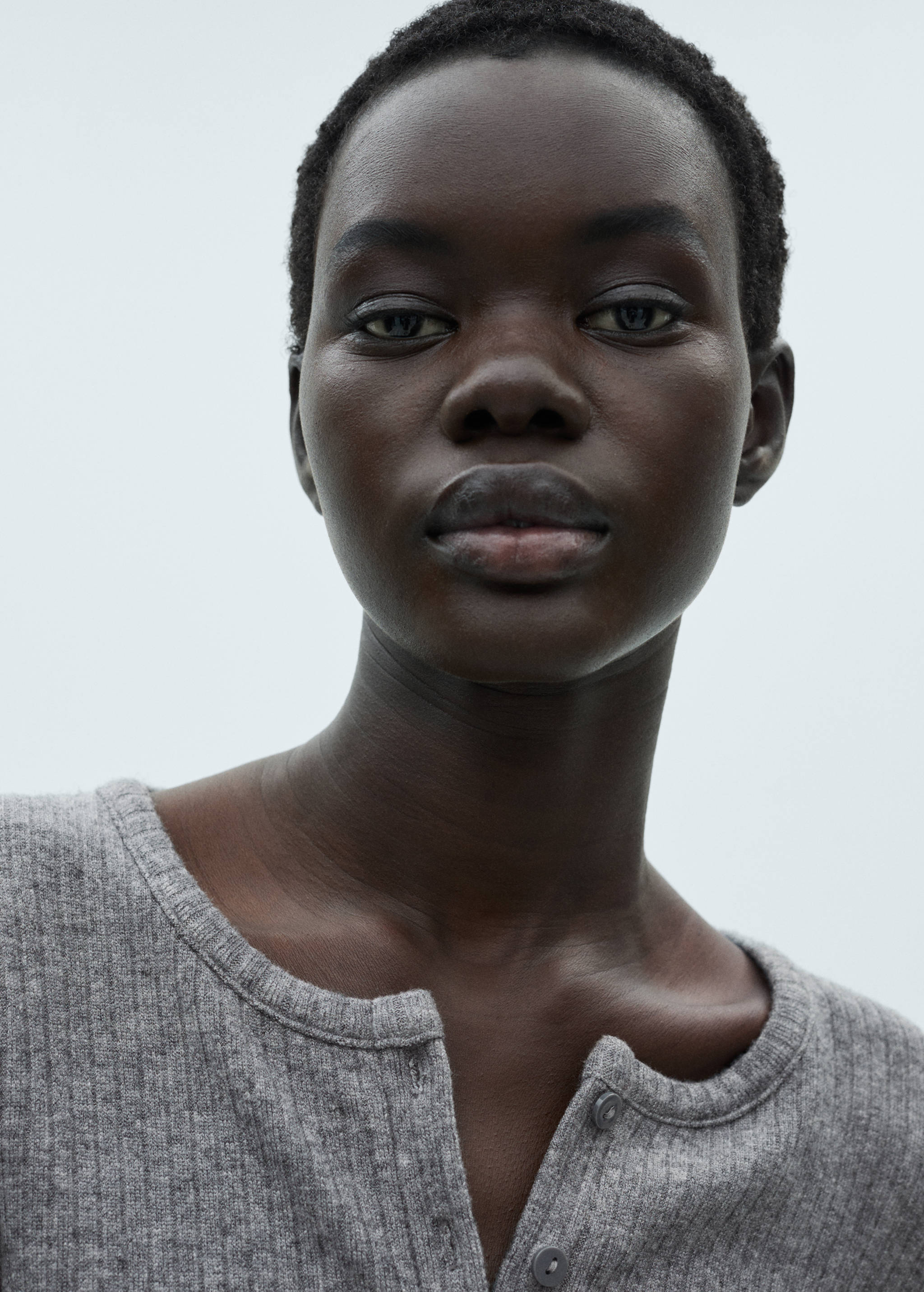 Buttoned ribbed cardigan - Details of the article 1