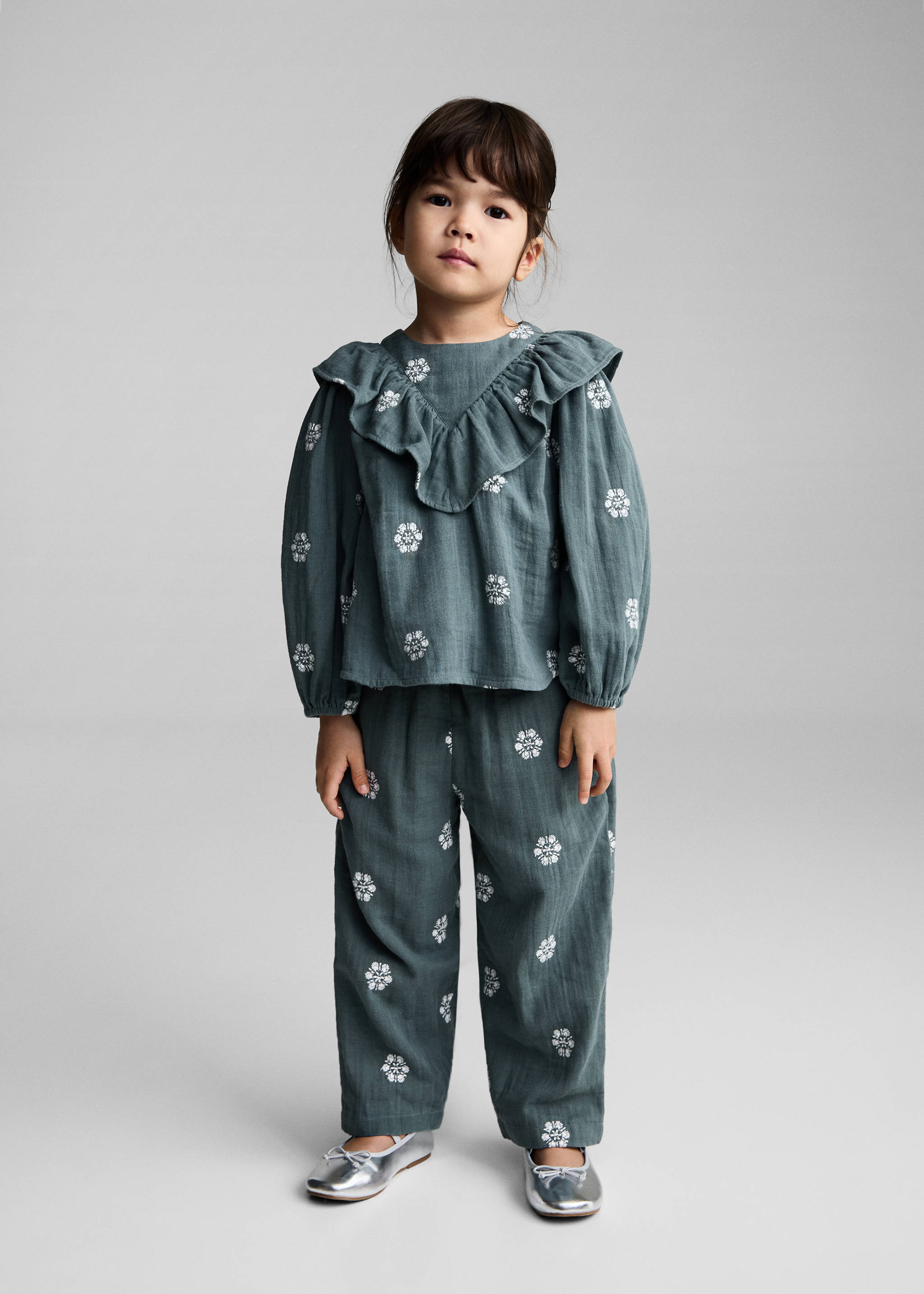 Blusa estampada volantes - Plano general
