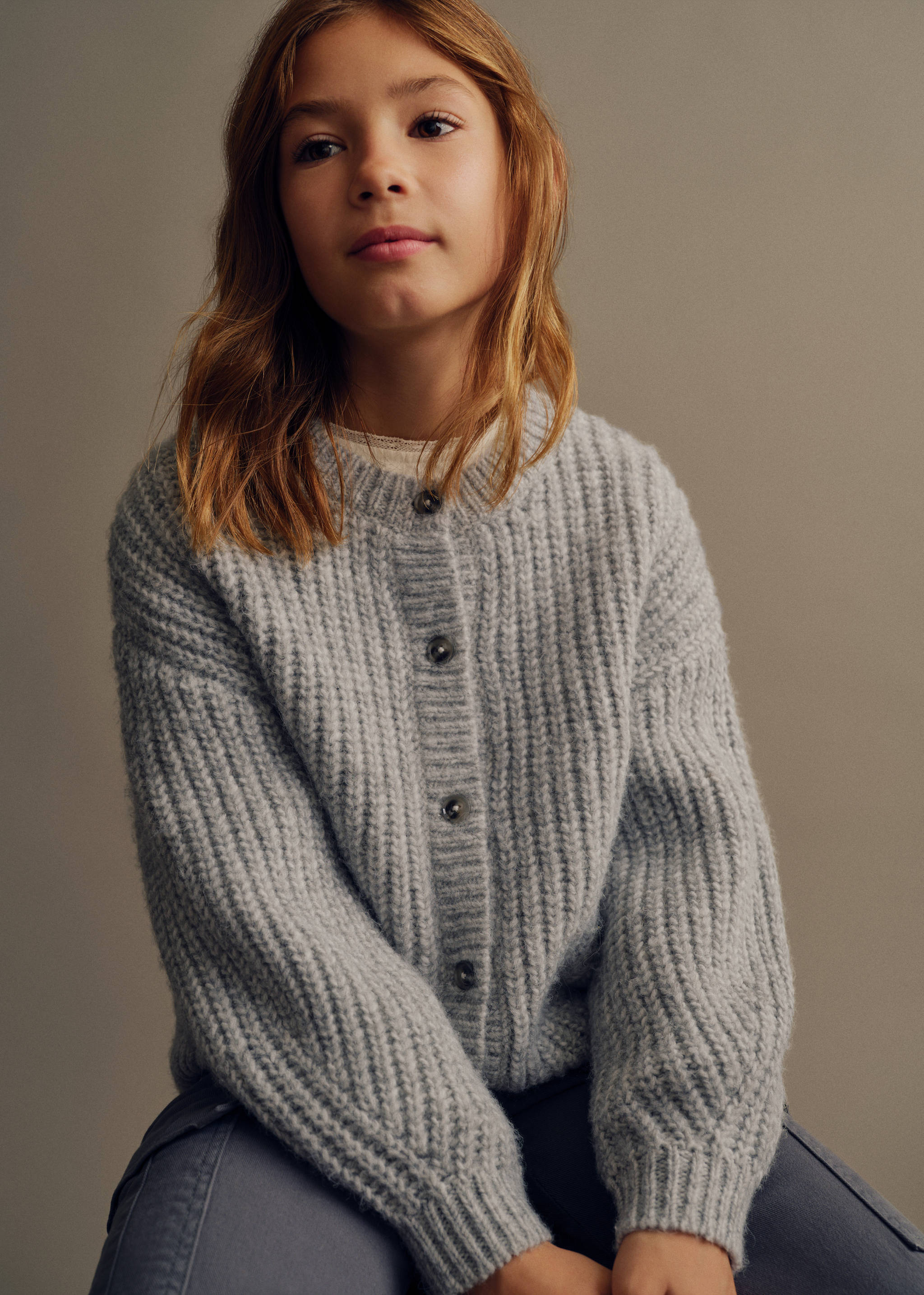 Cardigan maille côtelée boutons - Plan moyen