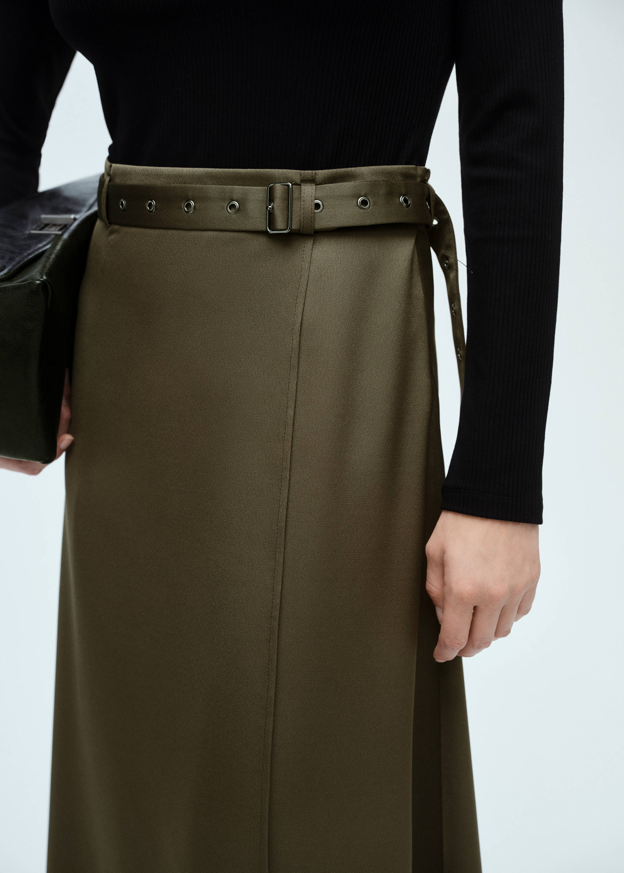 Combined woven dress with belt - Details of the article 3