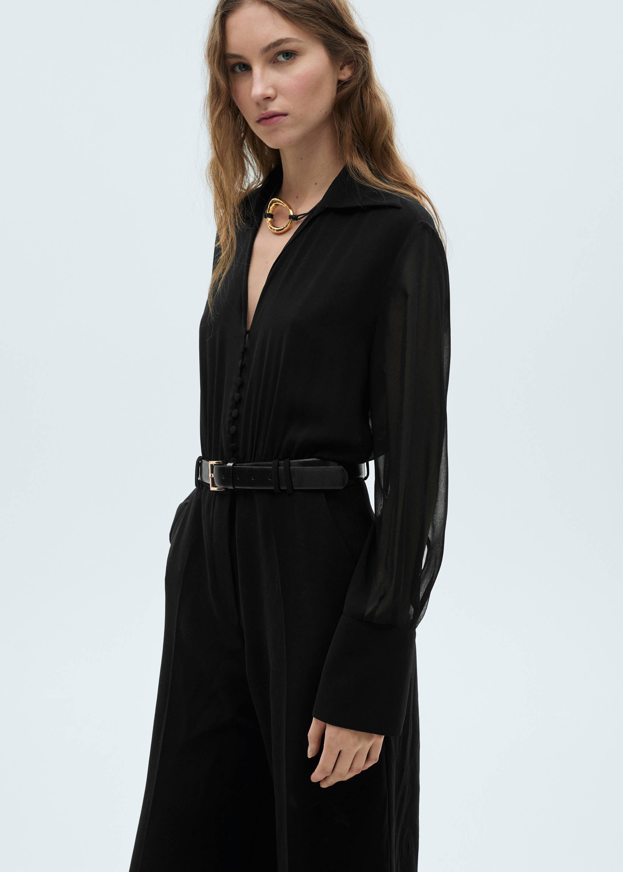 Combinaison wideleg manches semi-transparentes - Plan moyen