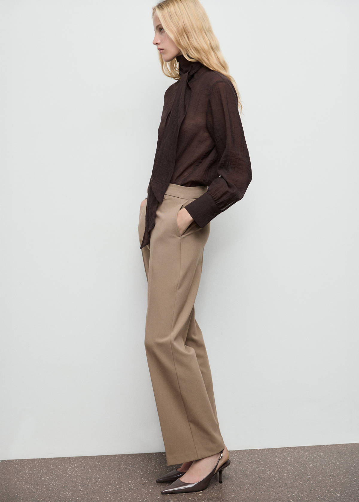 Straight mid-rise trousers — Medium Brown