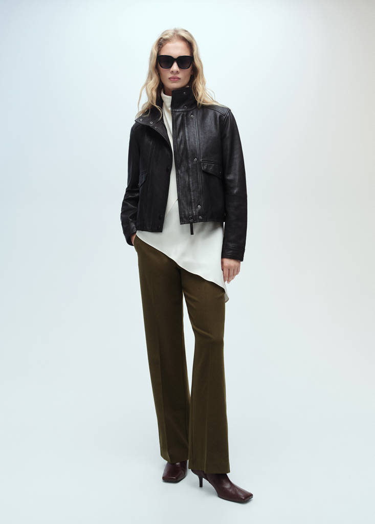 Straight mid-rise trousers — Khaki