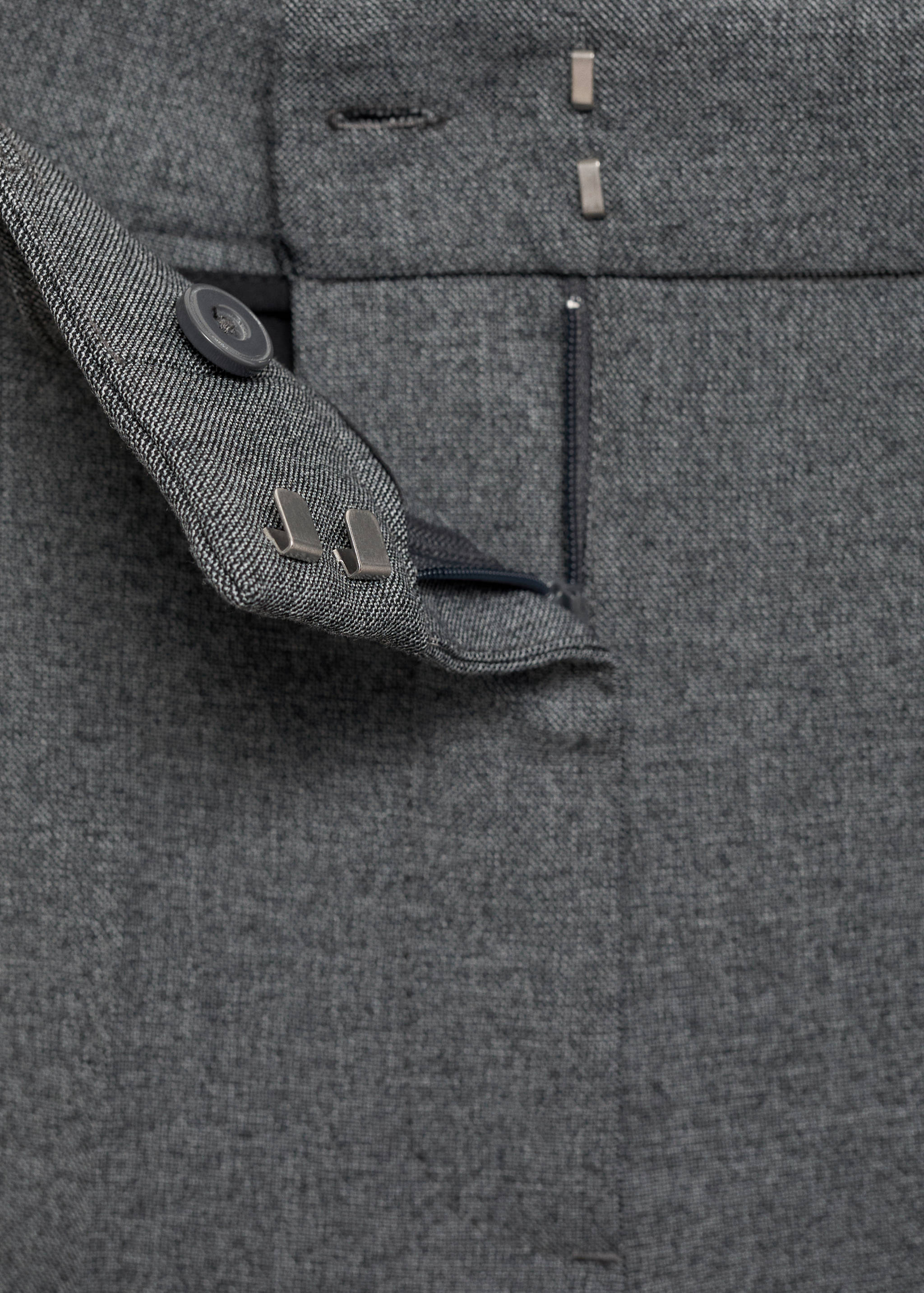 Straight mid-rise pants - Details of the article 8