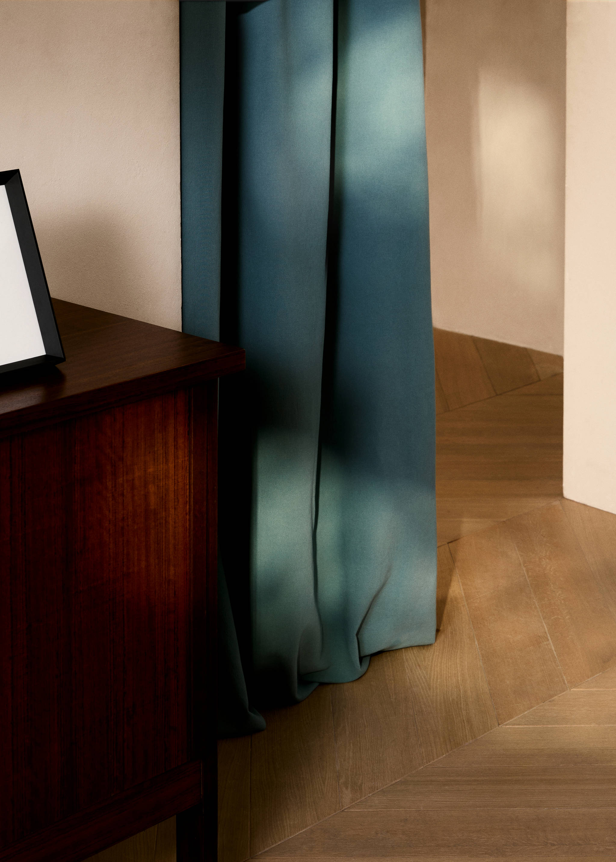 Washed-effect linen curtain - General plane