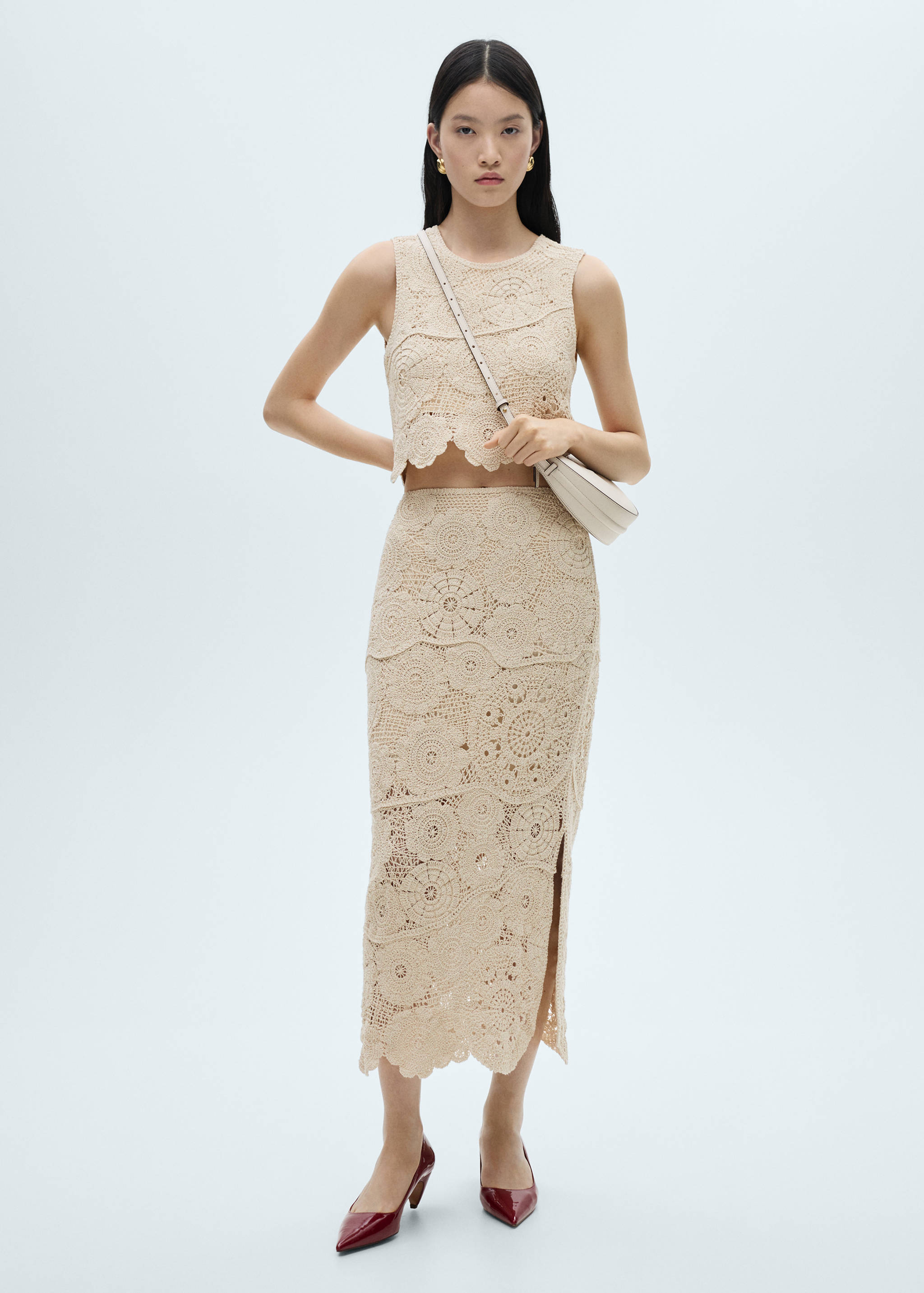 Floral crochet crop top - General plane