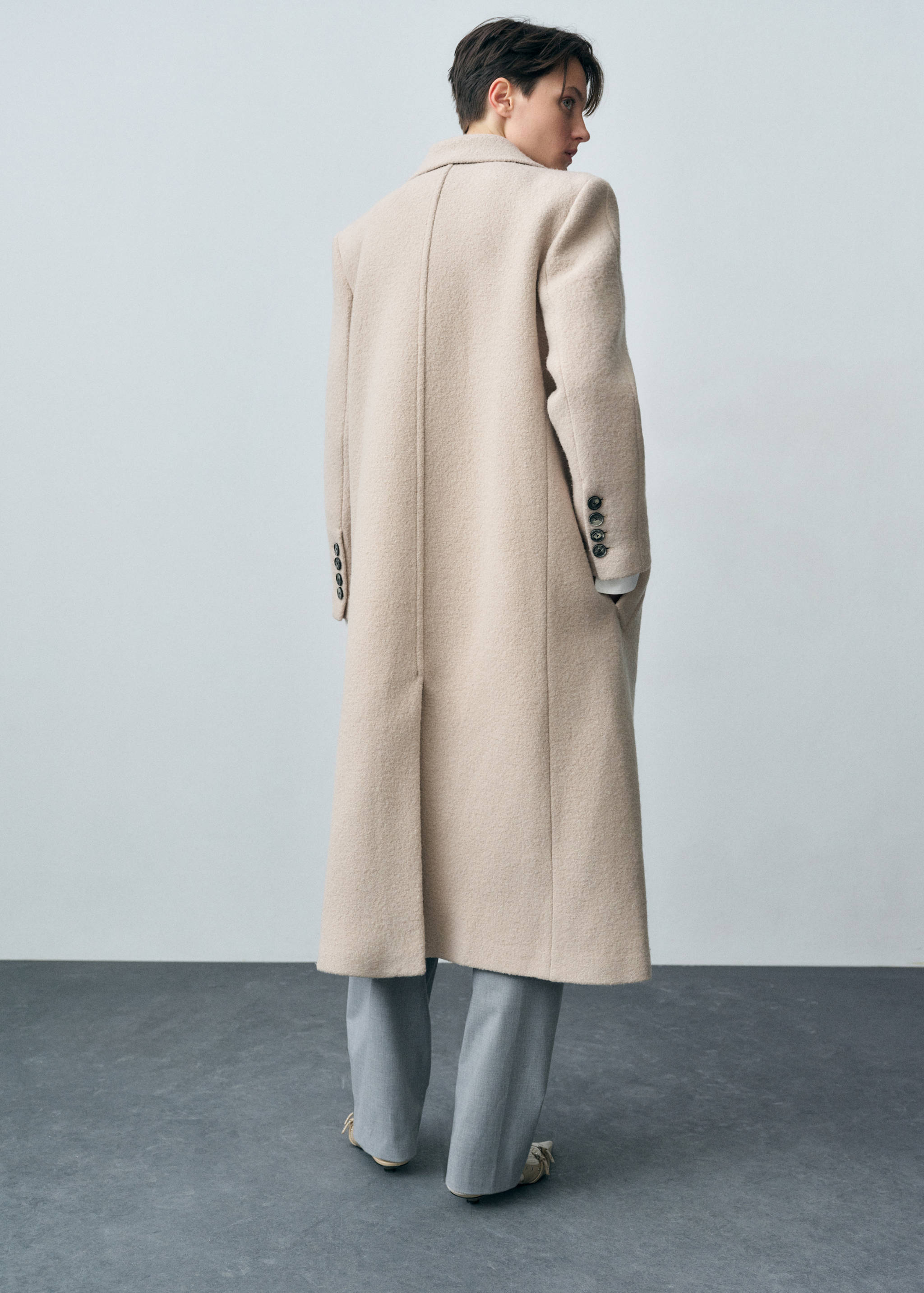 Structured virgin wool coat - Reverse of the article