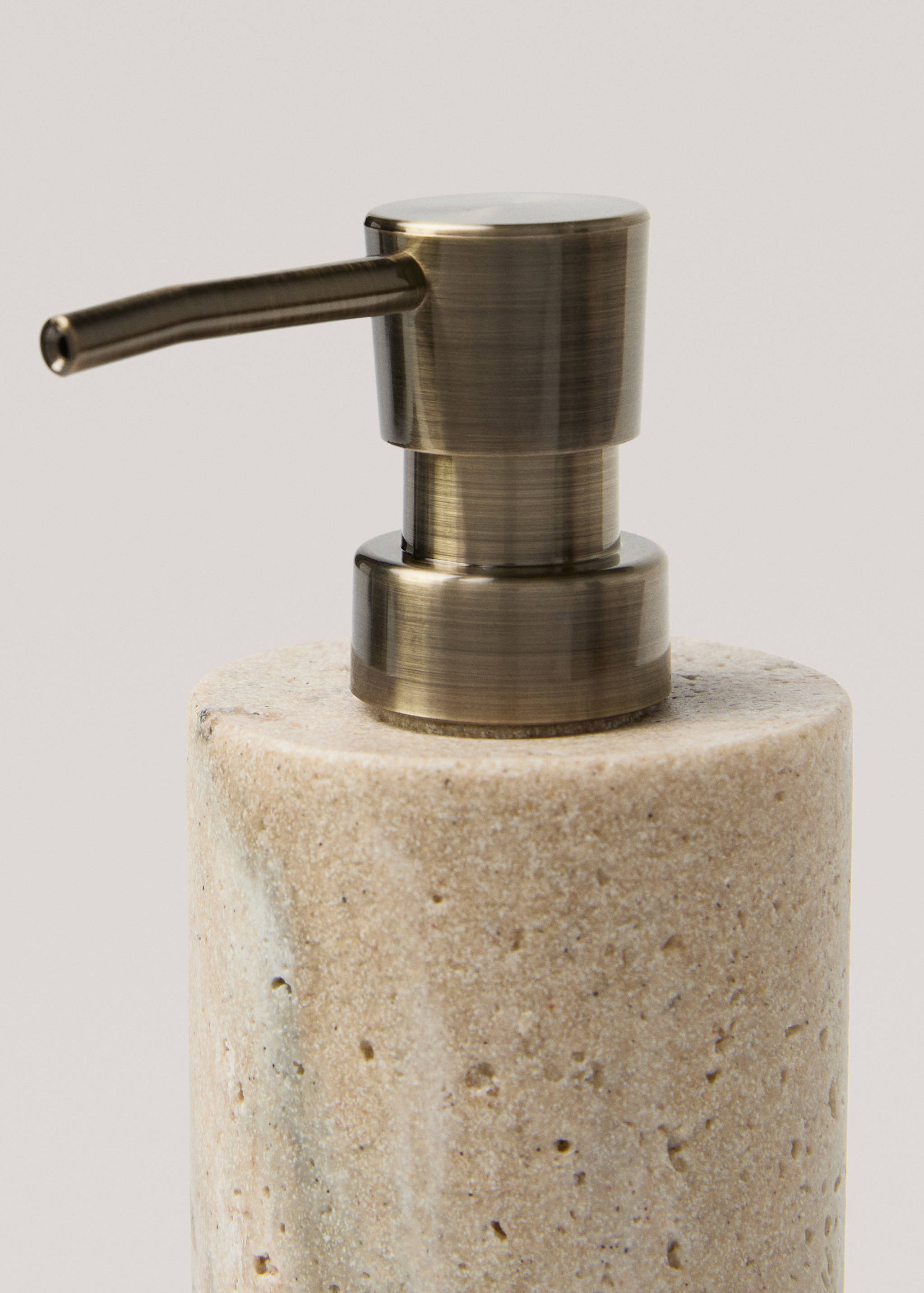 Resin marble-effect soap dispenser - Details of the article 1