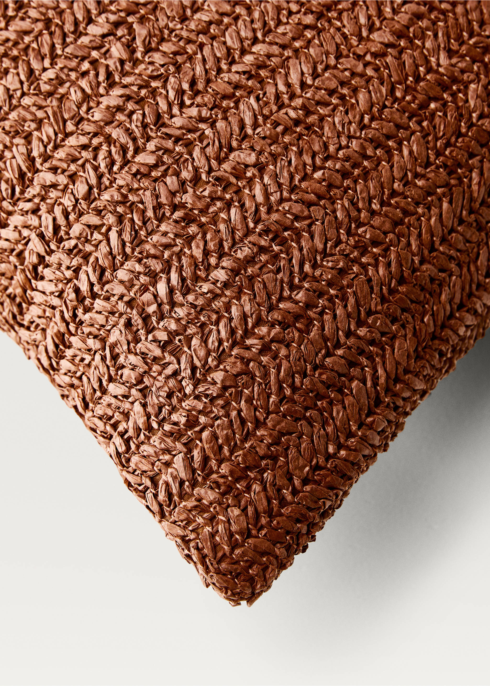 Braided-design cushion cover 45x45 cm - Details of the article 2, Russet. Ref: 87082926-00.