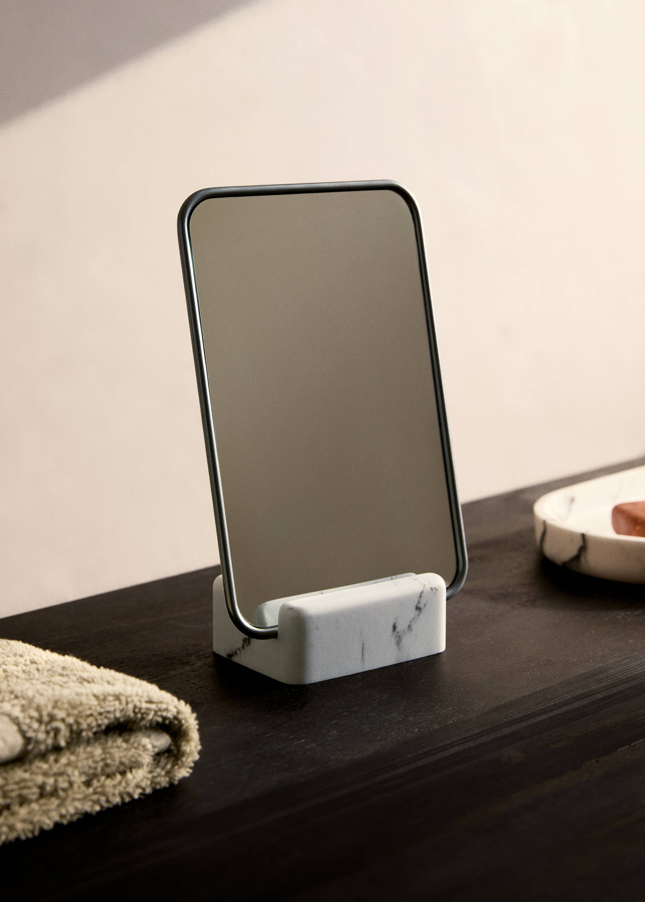 Espejo tocador resina efecto mármol - Plano general