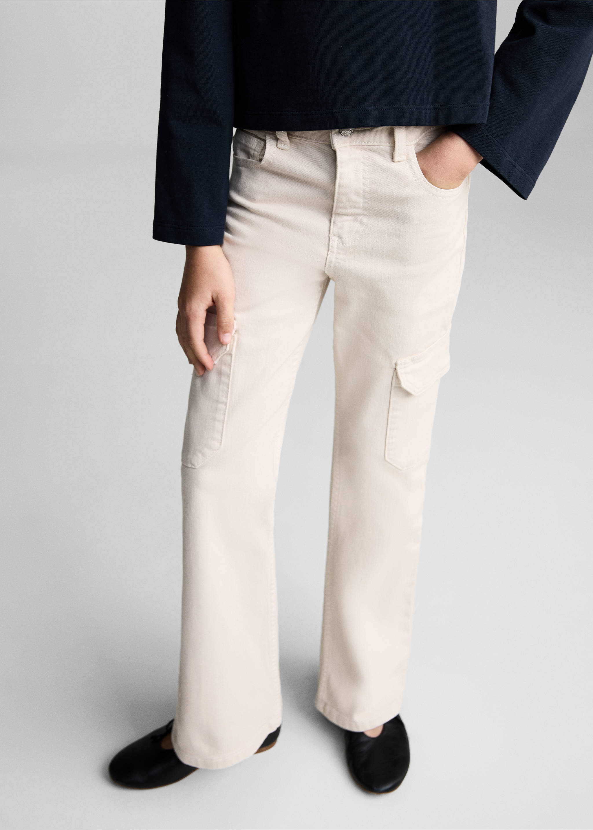 Jean cargo flare - Plan moyen, Sable. Ref: 87083269-00.