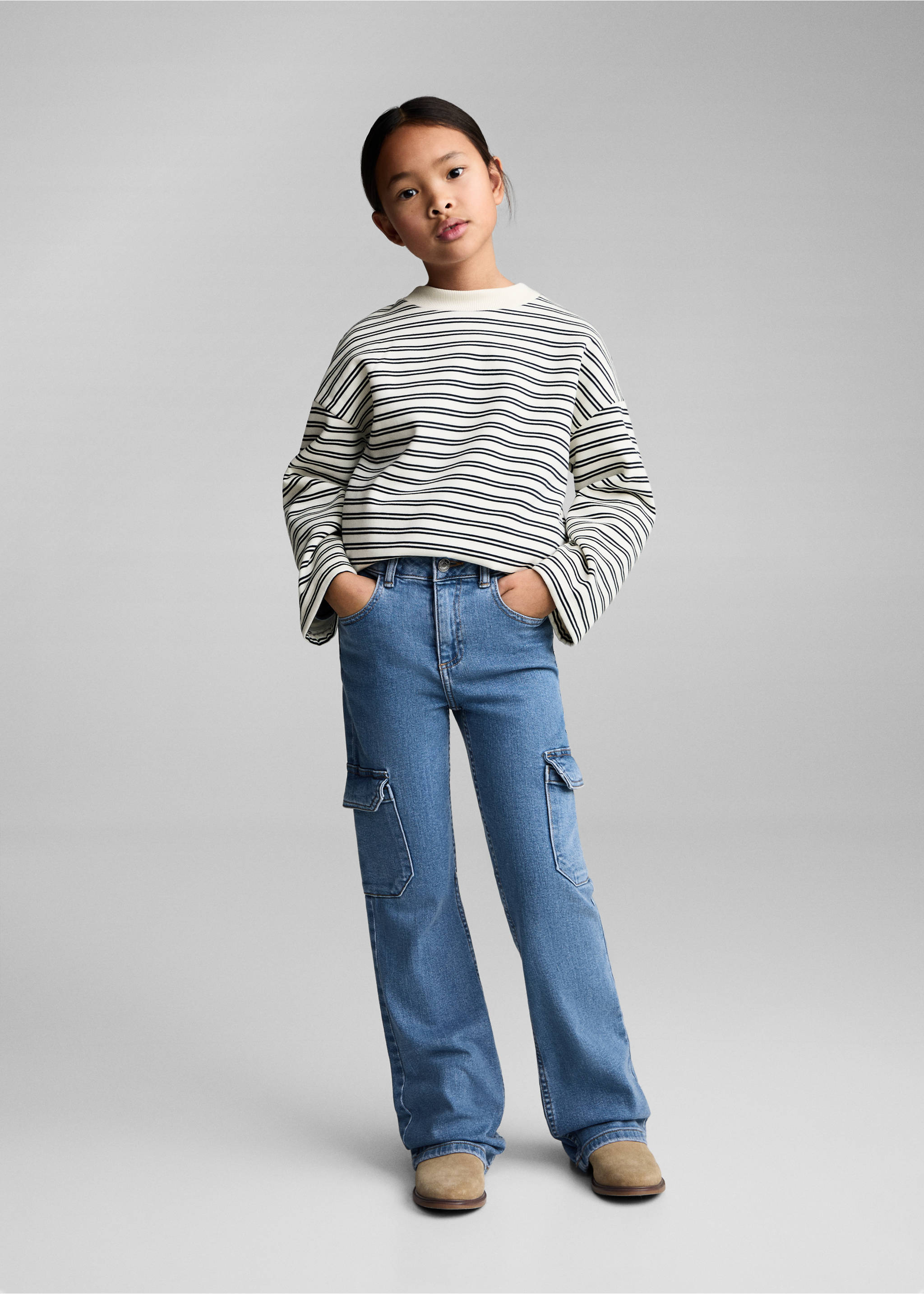 Jean cargo flare - Plan général, Bleu moyen. Ref: 87083269-00.