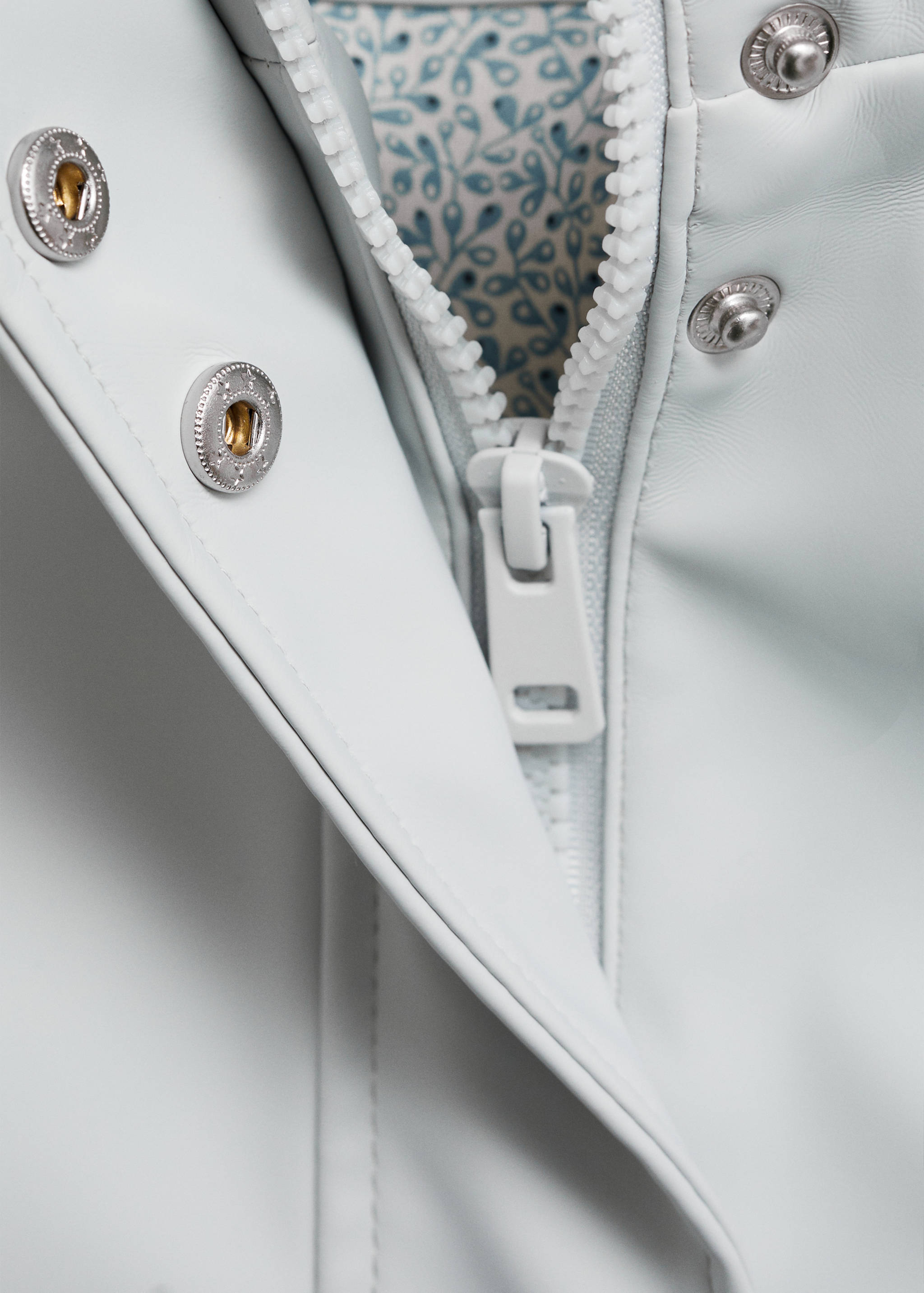 Quilted hooded parka - Details of the article 0