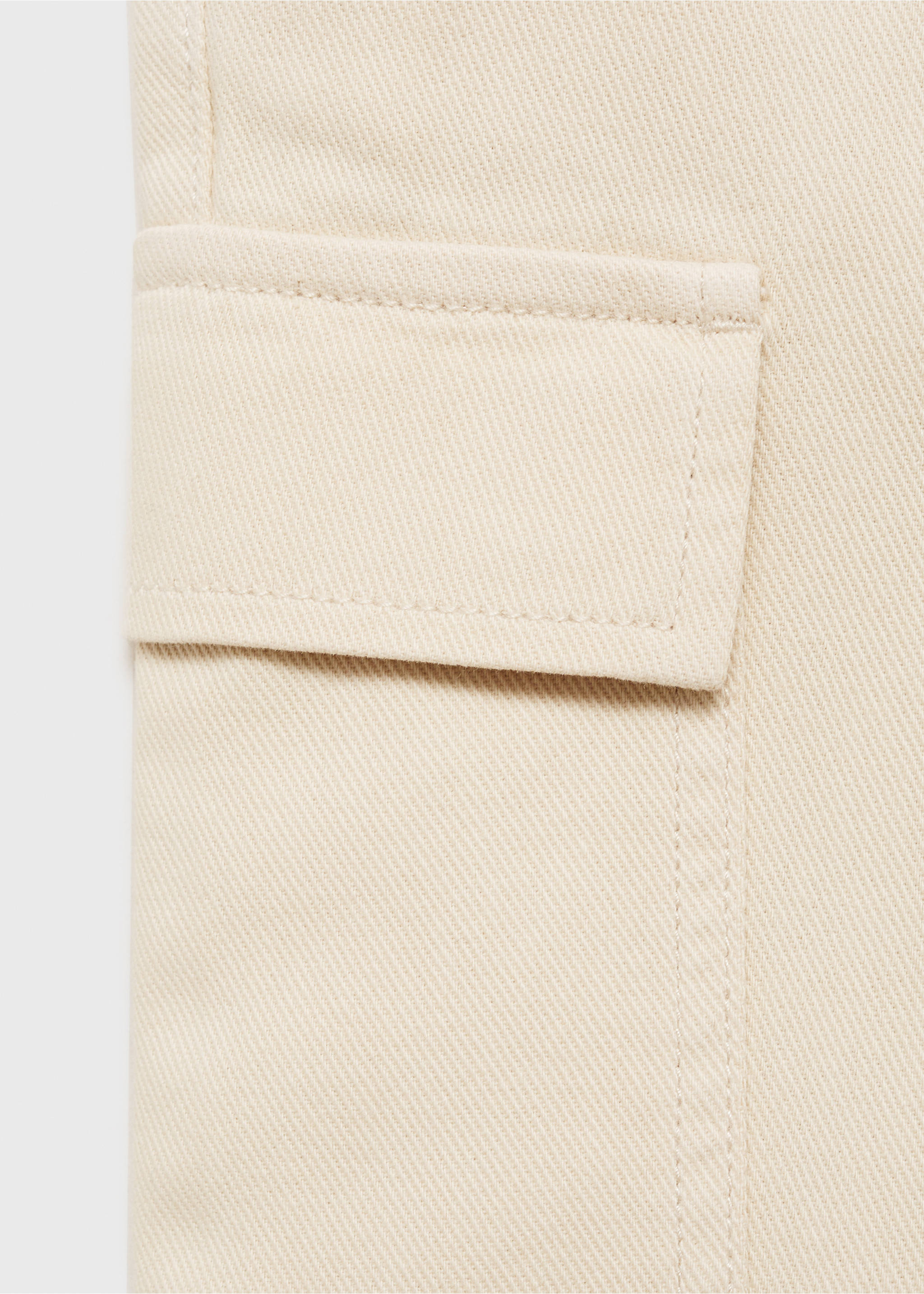 Pantalón recto cargo - Detalle del artículo 8, Arena. Ref: 87083272-00.