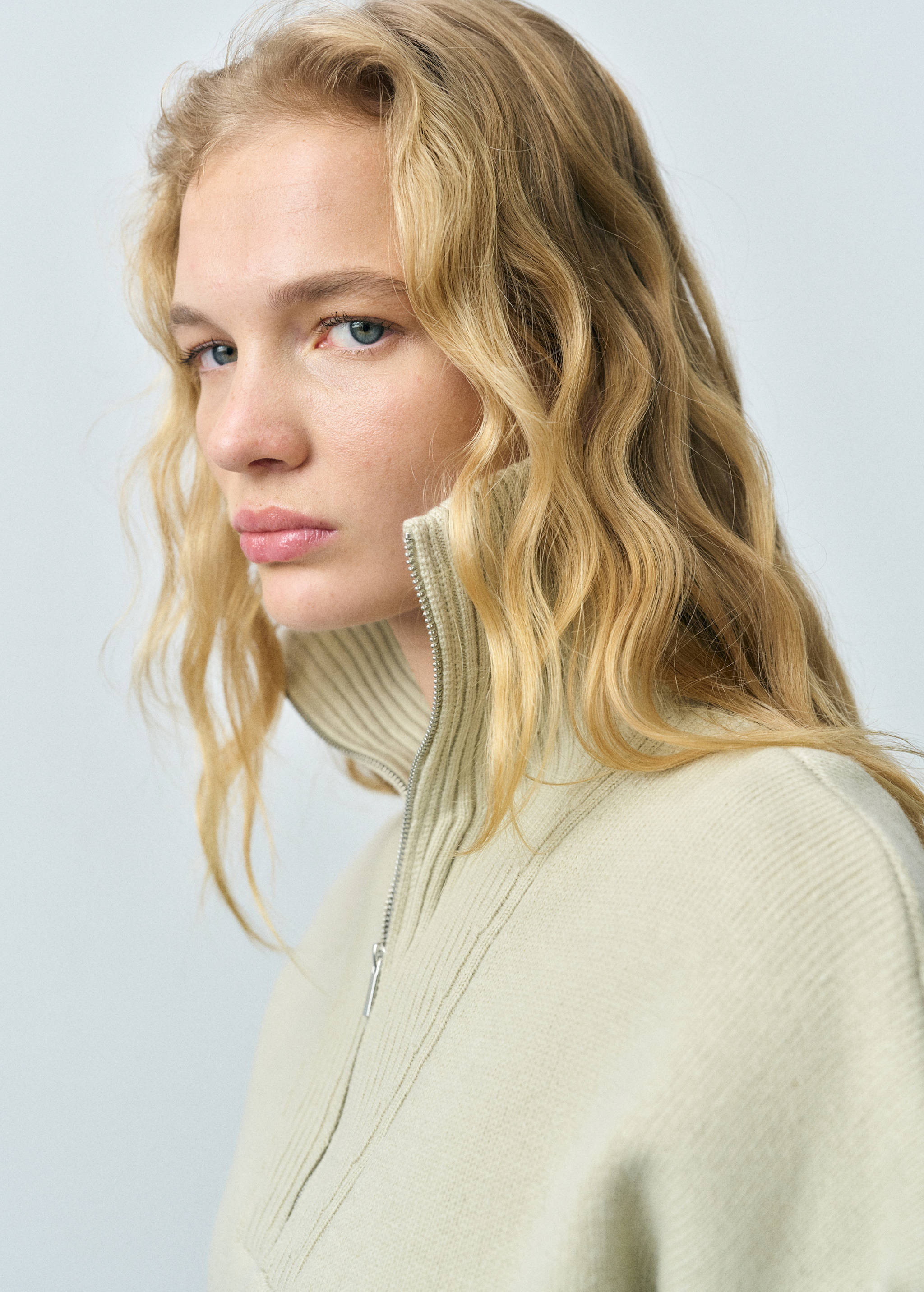 Wool-blend sweater with zip - Details of the article 1