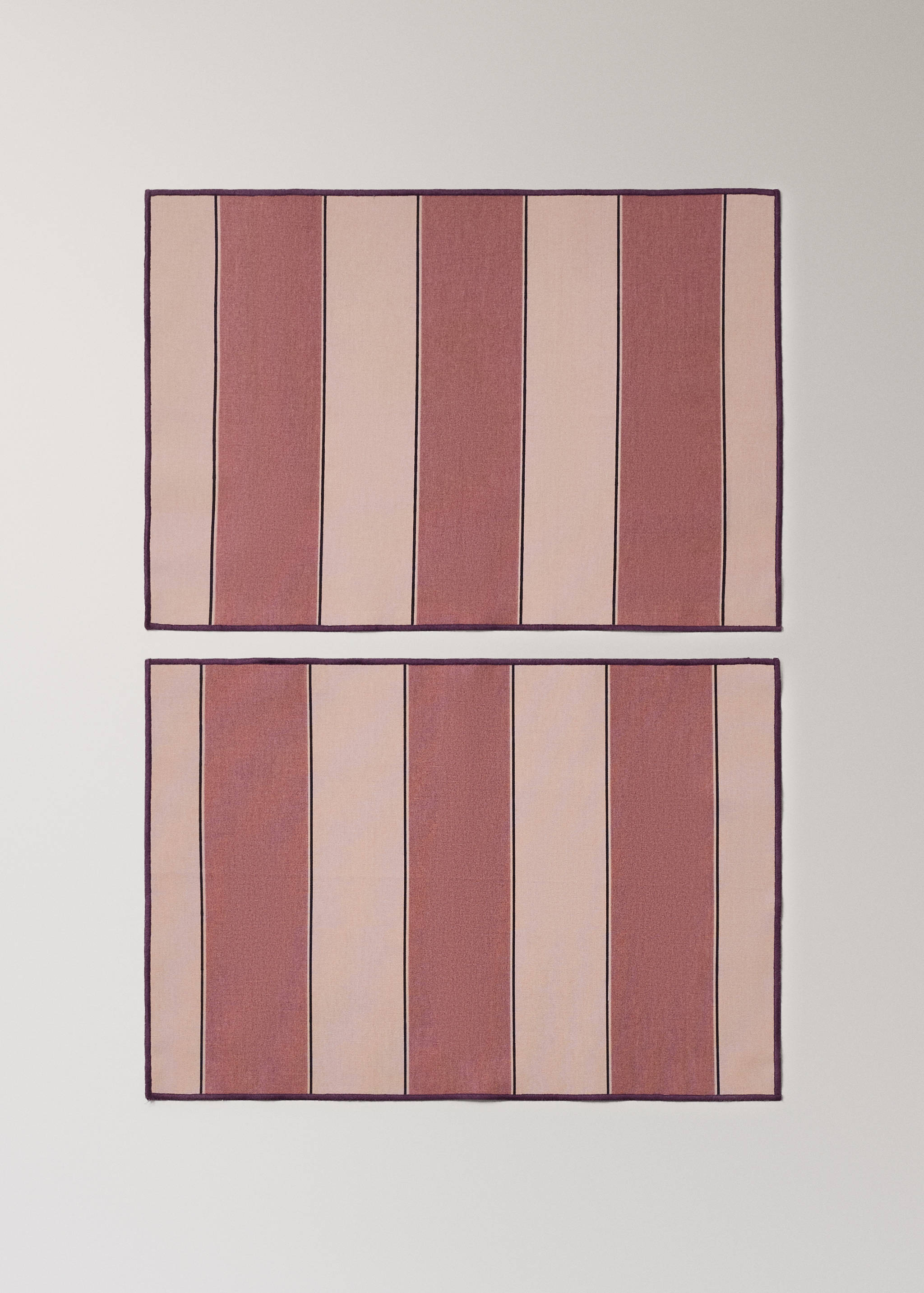 Cotton placemats with resin stripes - Article without model
