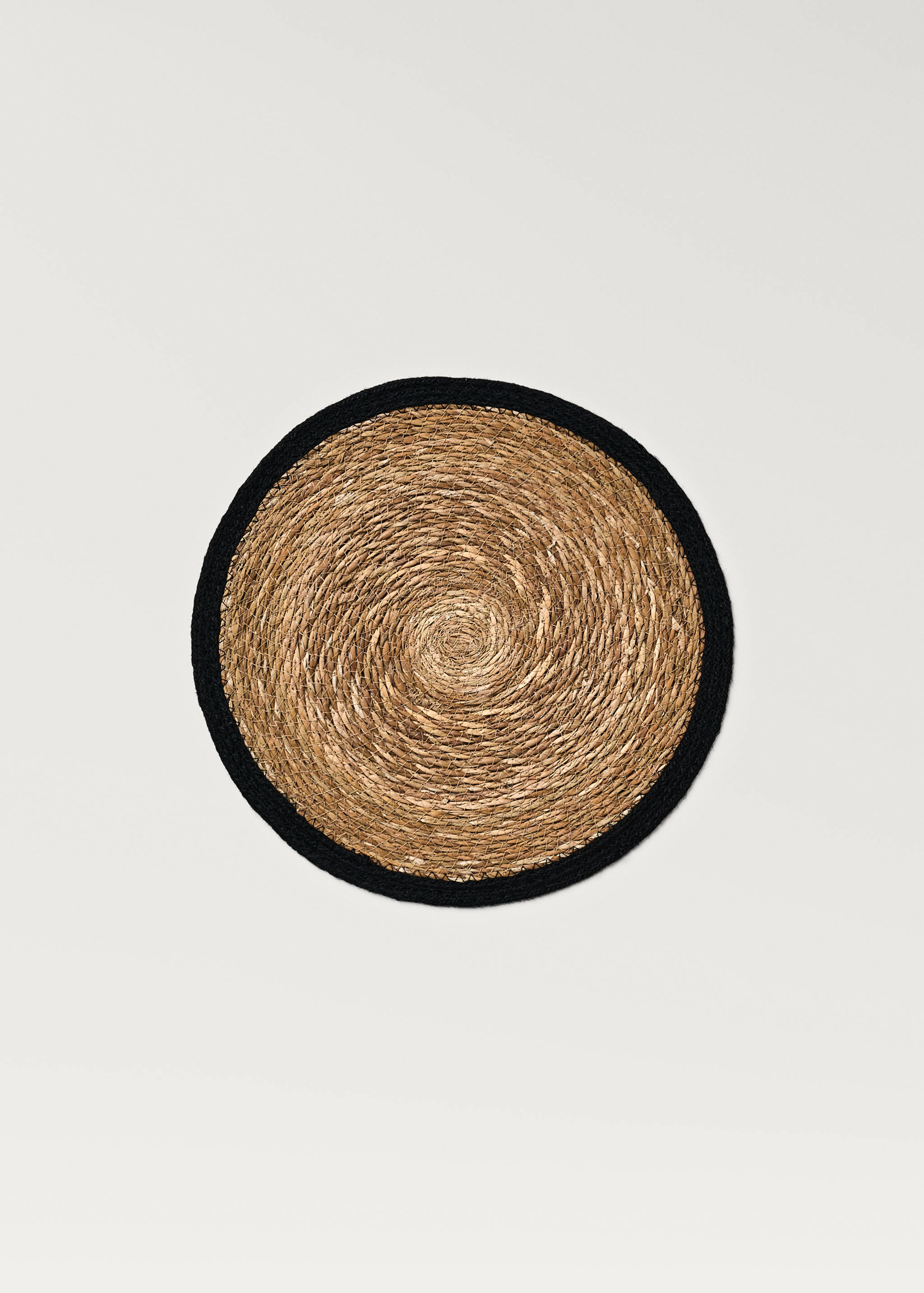 Natural fibre braided placemat - Article without model