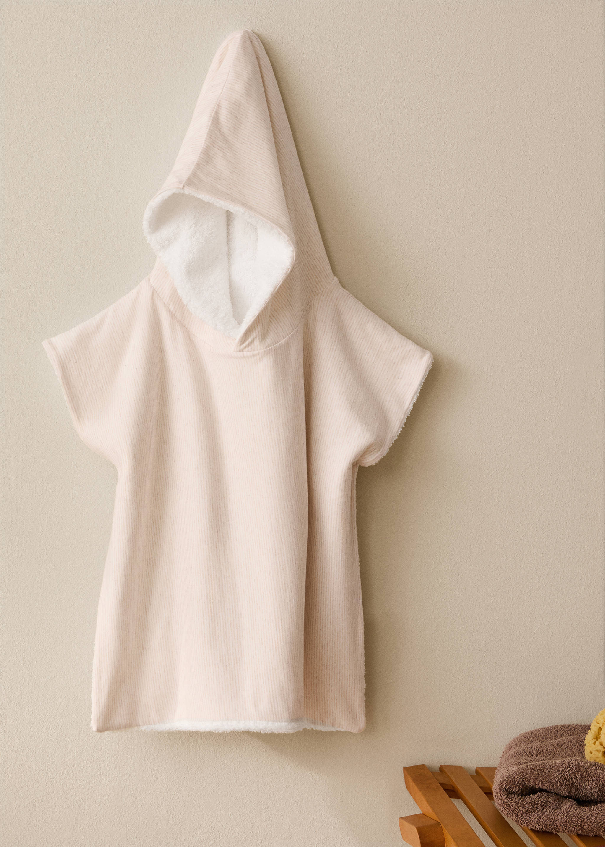 Badeponcho for barn i bomull med tofargede striper - Total bildeutsnitt