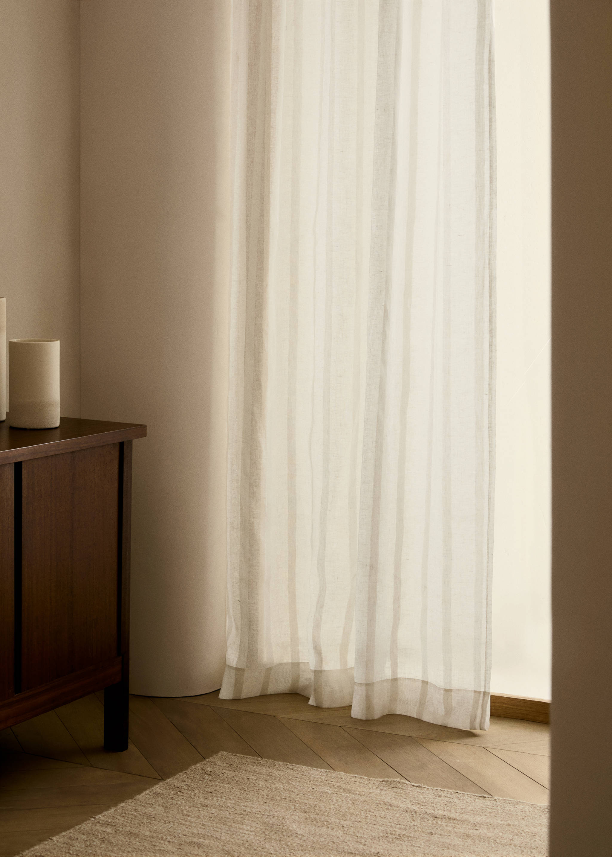 Linnegardin med randig design - Allmän bild