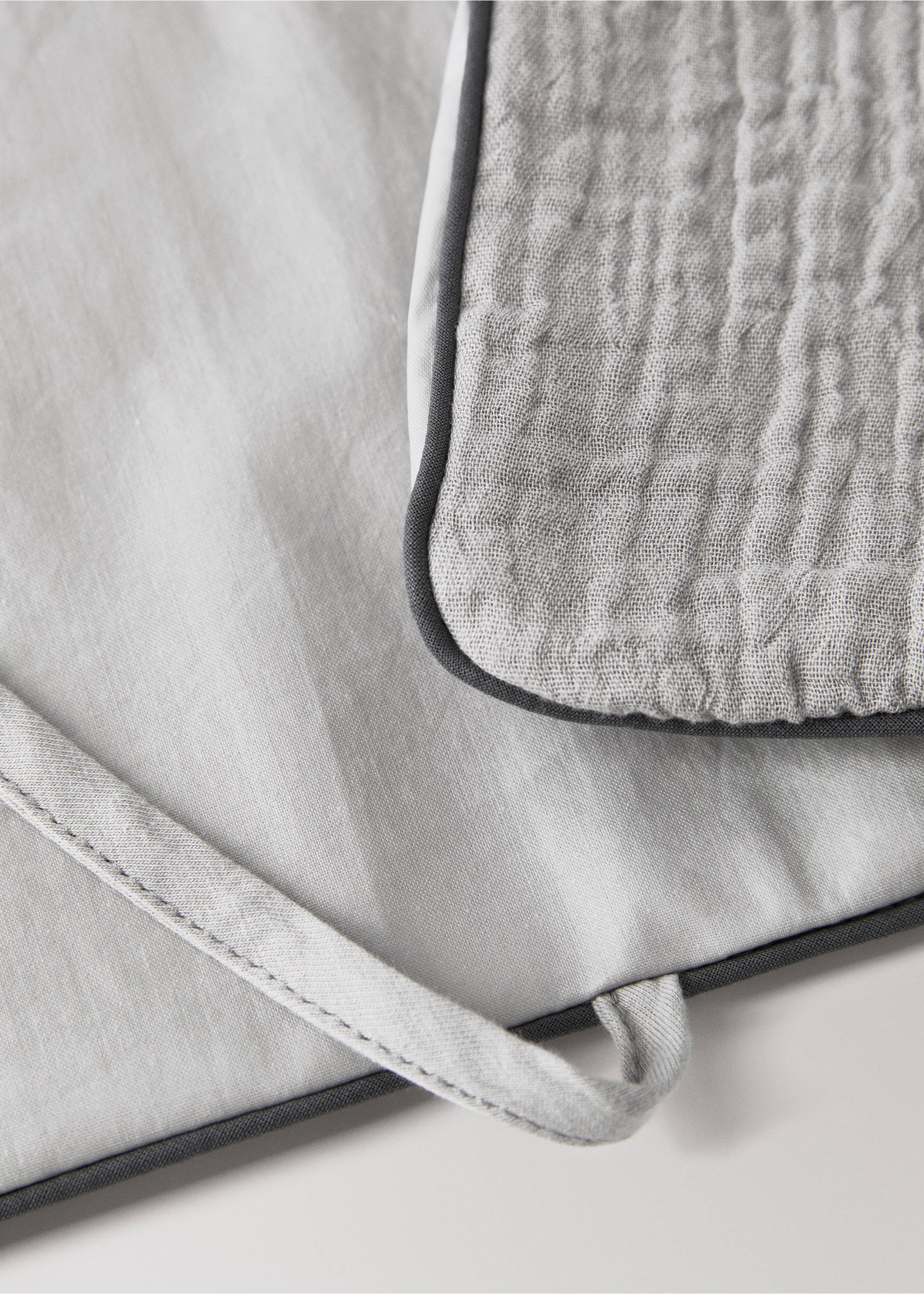 Portable chiffon baby changing mat - Details of the article 2, Grey. Ref: 87083654-00.