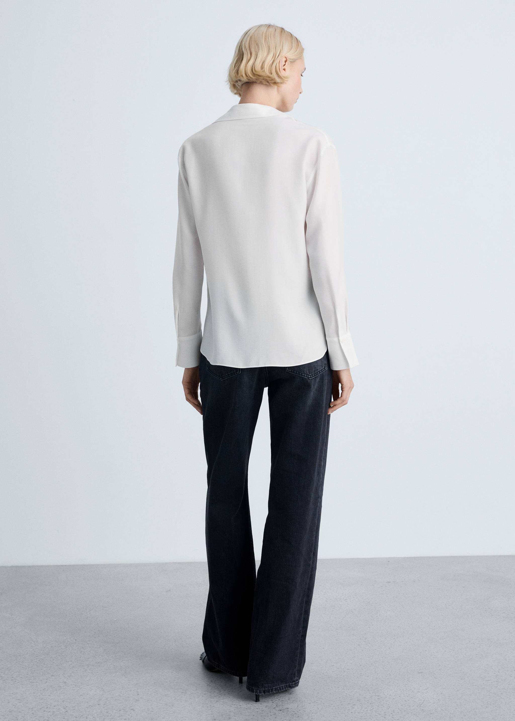 Soepelvallende lyocell blouse - Achterkant van het artikel