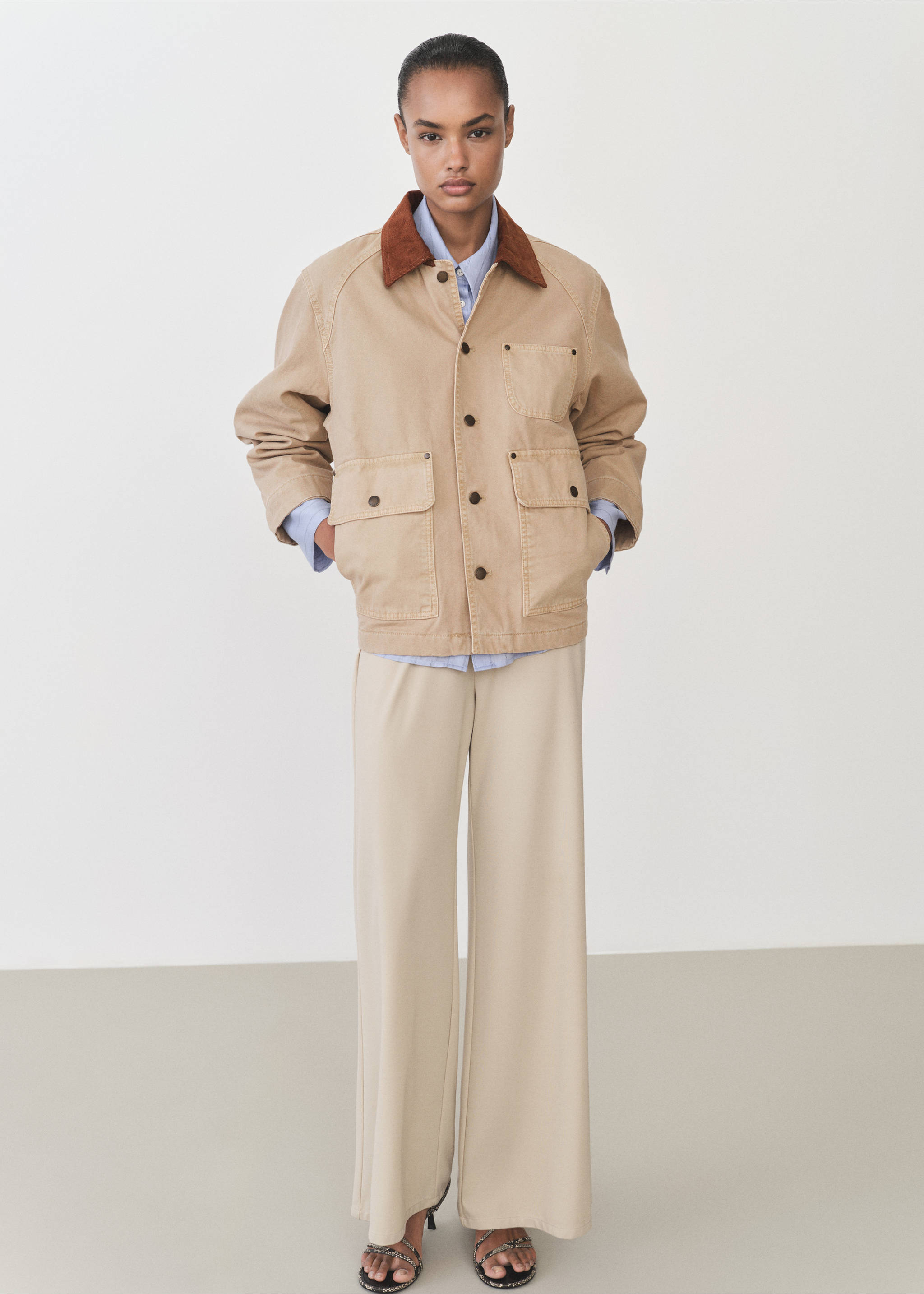 Parka vaquera cuello contraste - Plano general, Arena. Ref: 87084070-01.