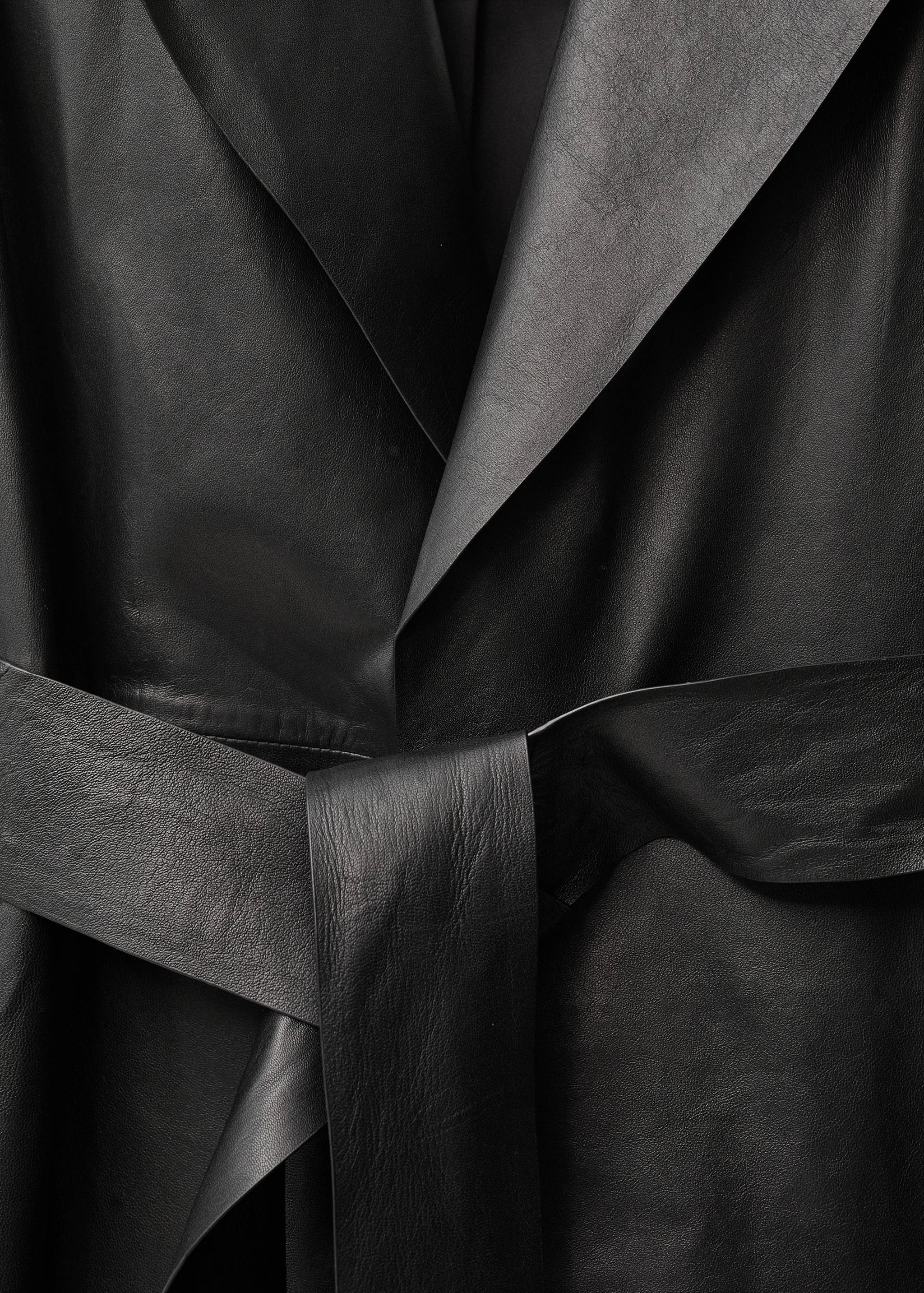 Leather trench coat with belt - Details of the article 8