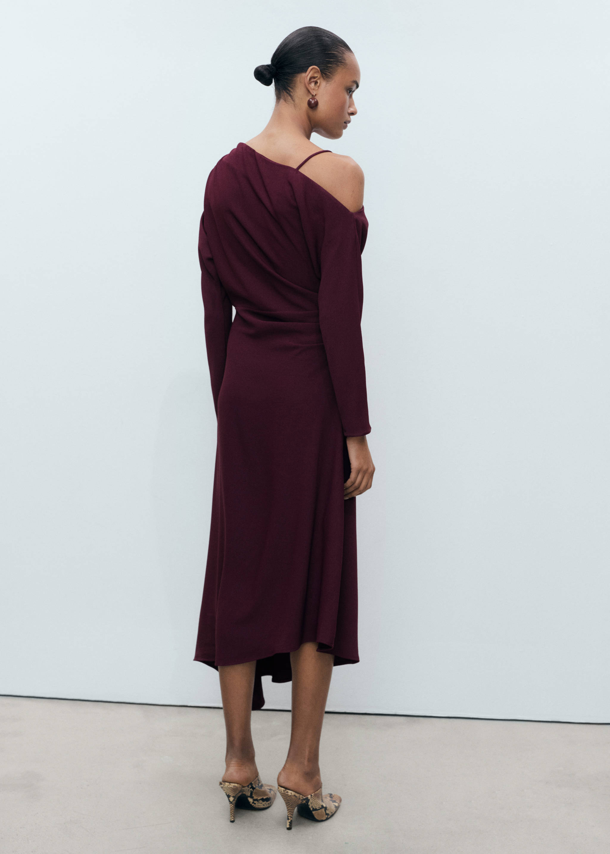 Asymmetrical midi-dress - Reverse of the article