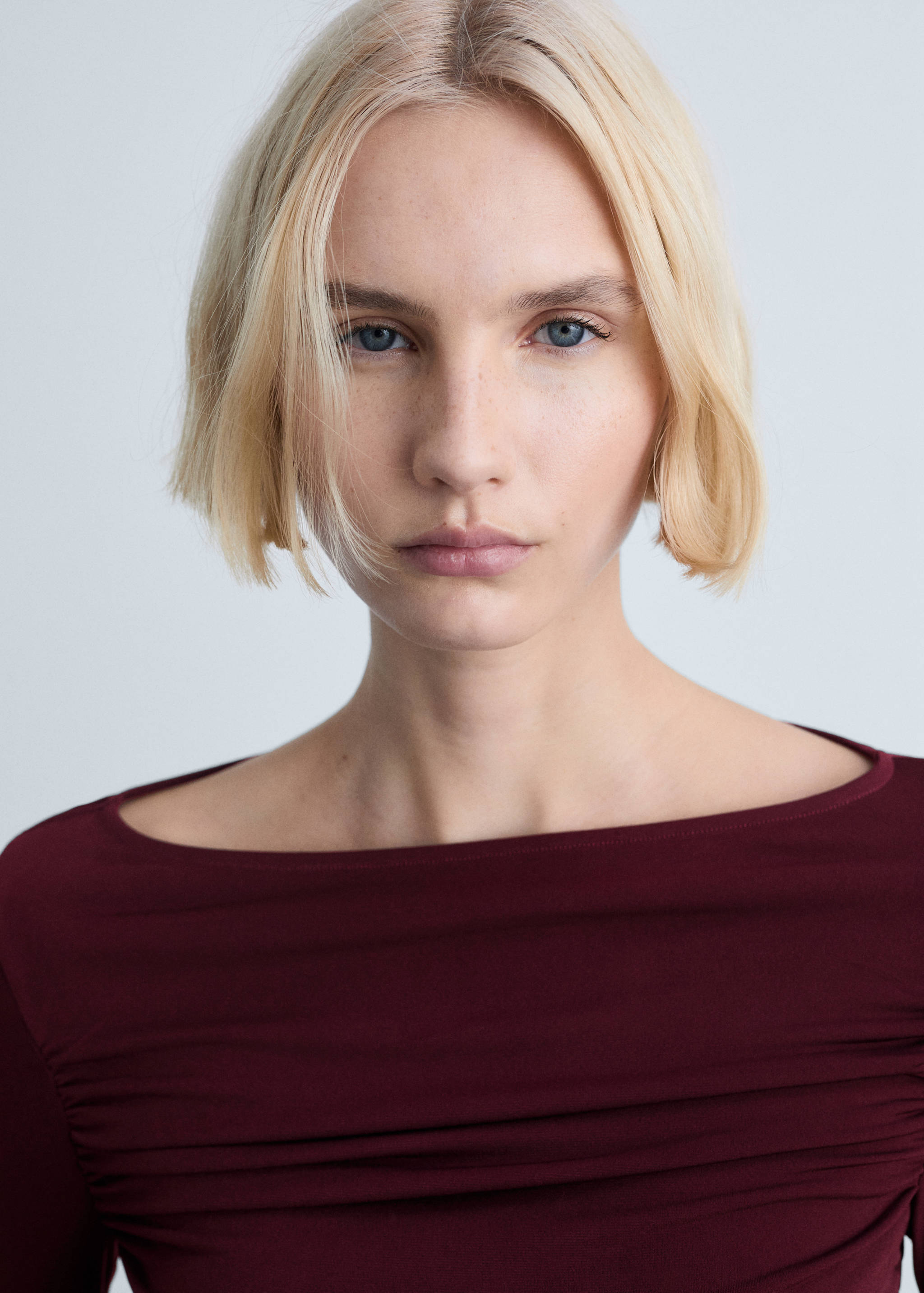 Camiseta drapeada entallada - Detalle del artículo 1