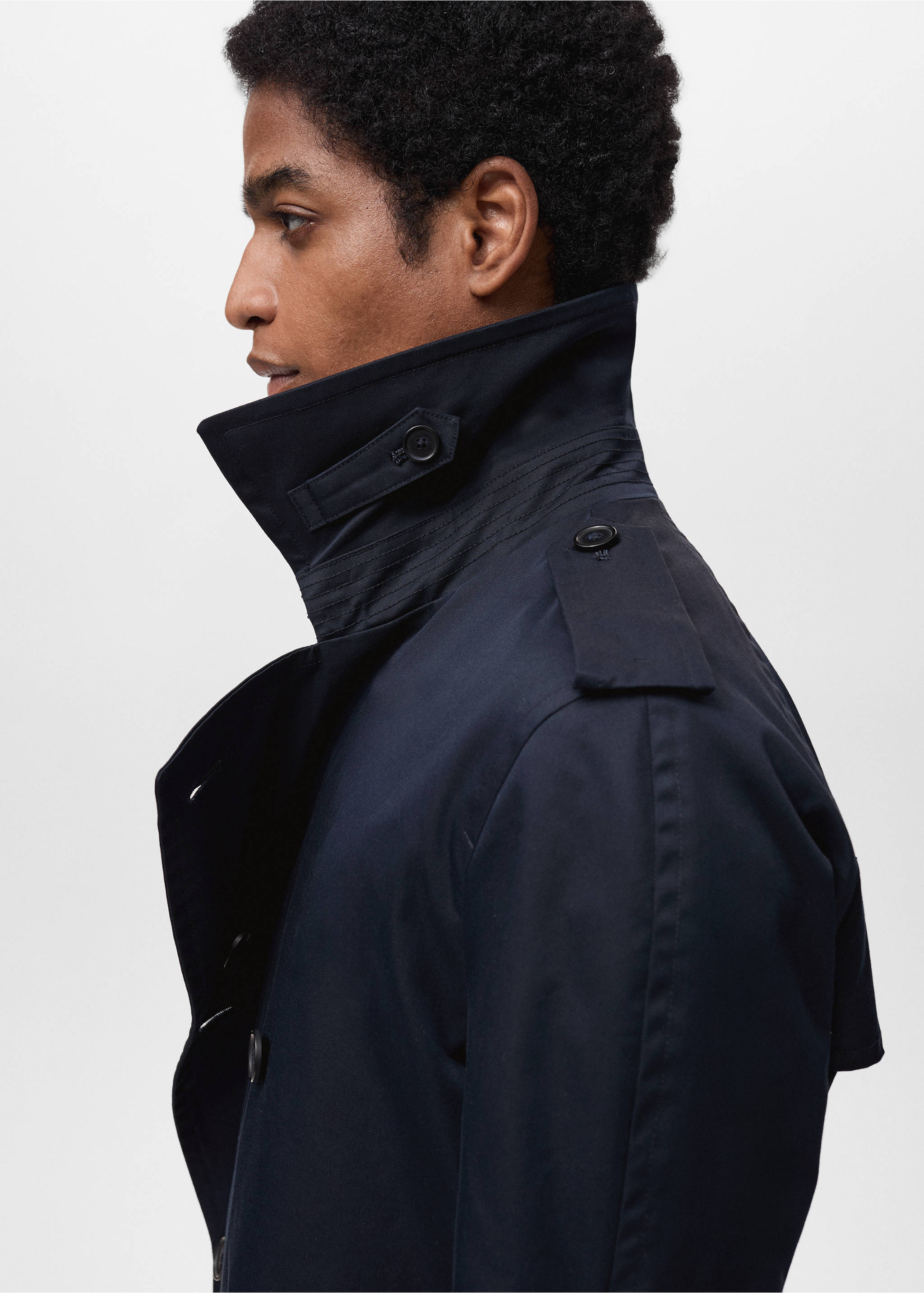 Water-repellent belted trench coat - Details of the article 1, Night Blue. Ref: 87084387-00.