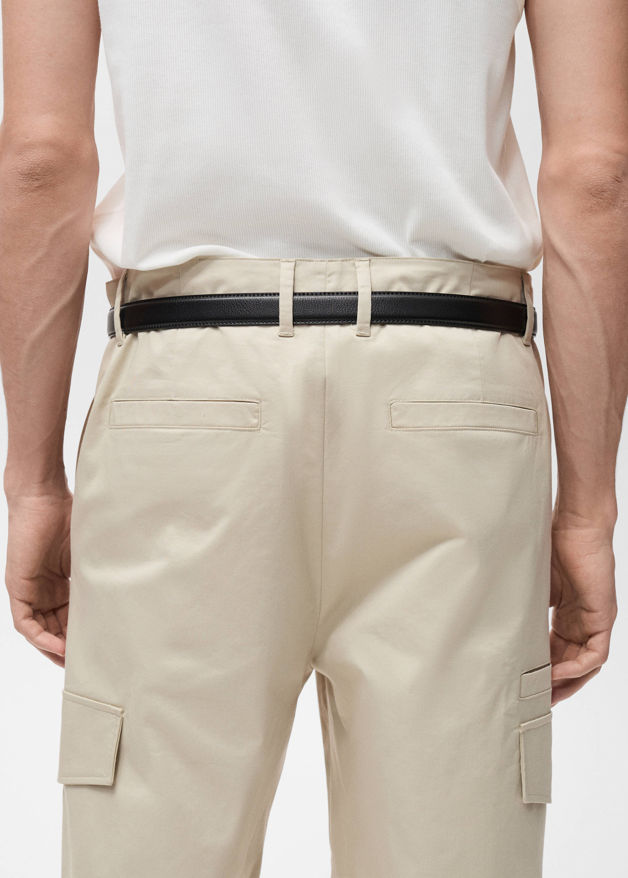 Relaxed-fit trousers with pocket - Details of the article 6