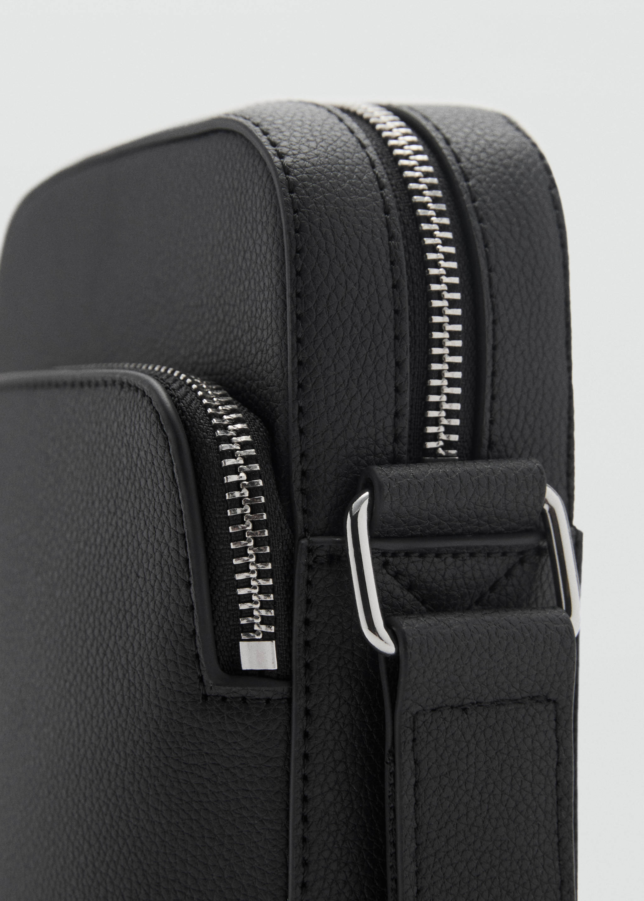 Patent faux-leather shoulder bag - Details of the article 1