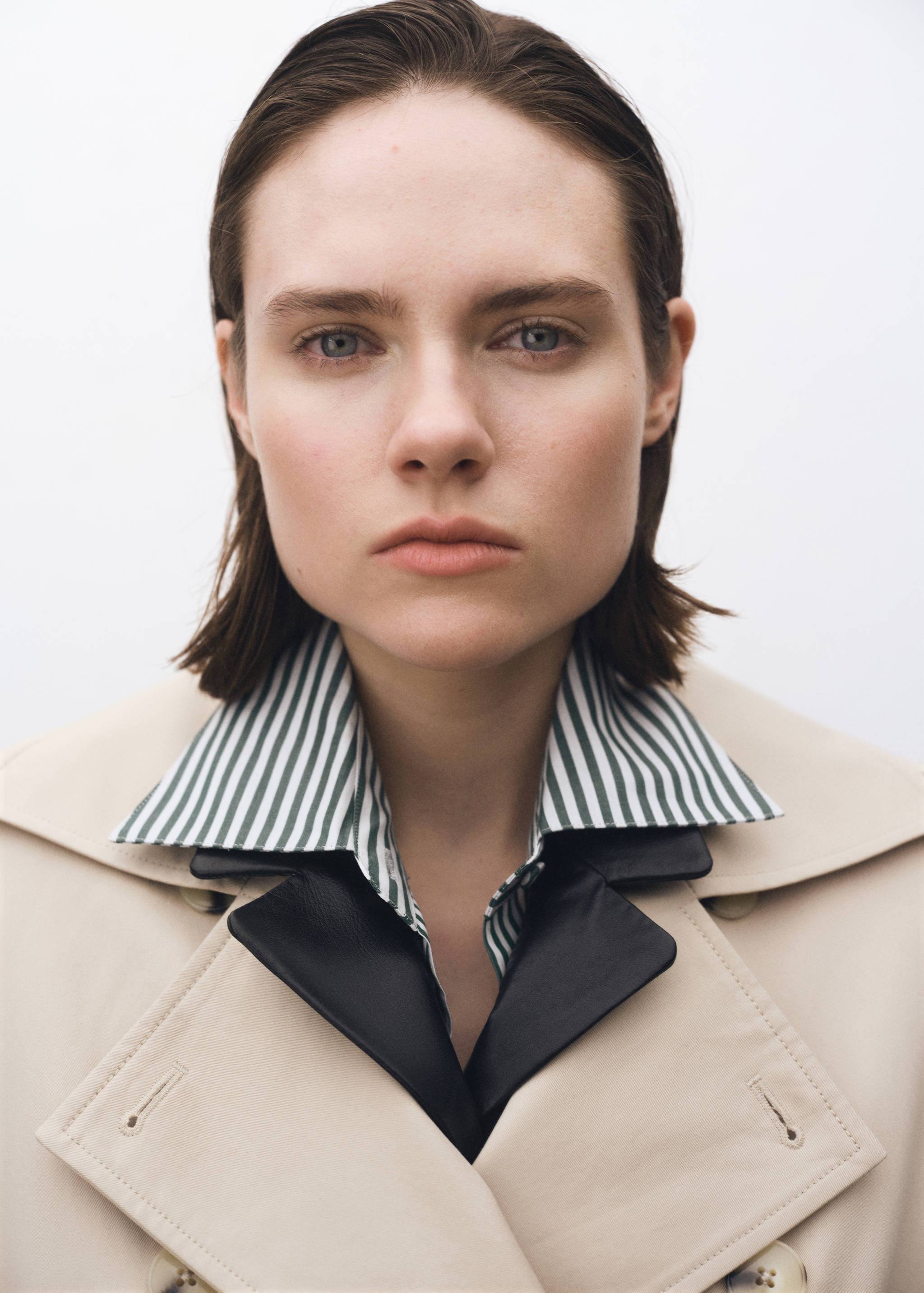 Double-breasted cotton trench coat - Details of the article 1