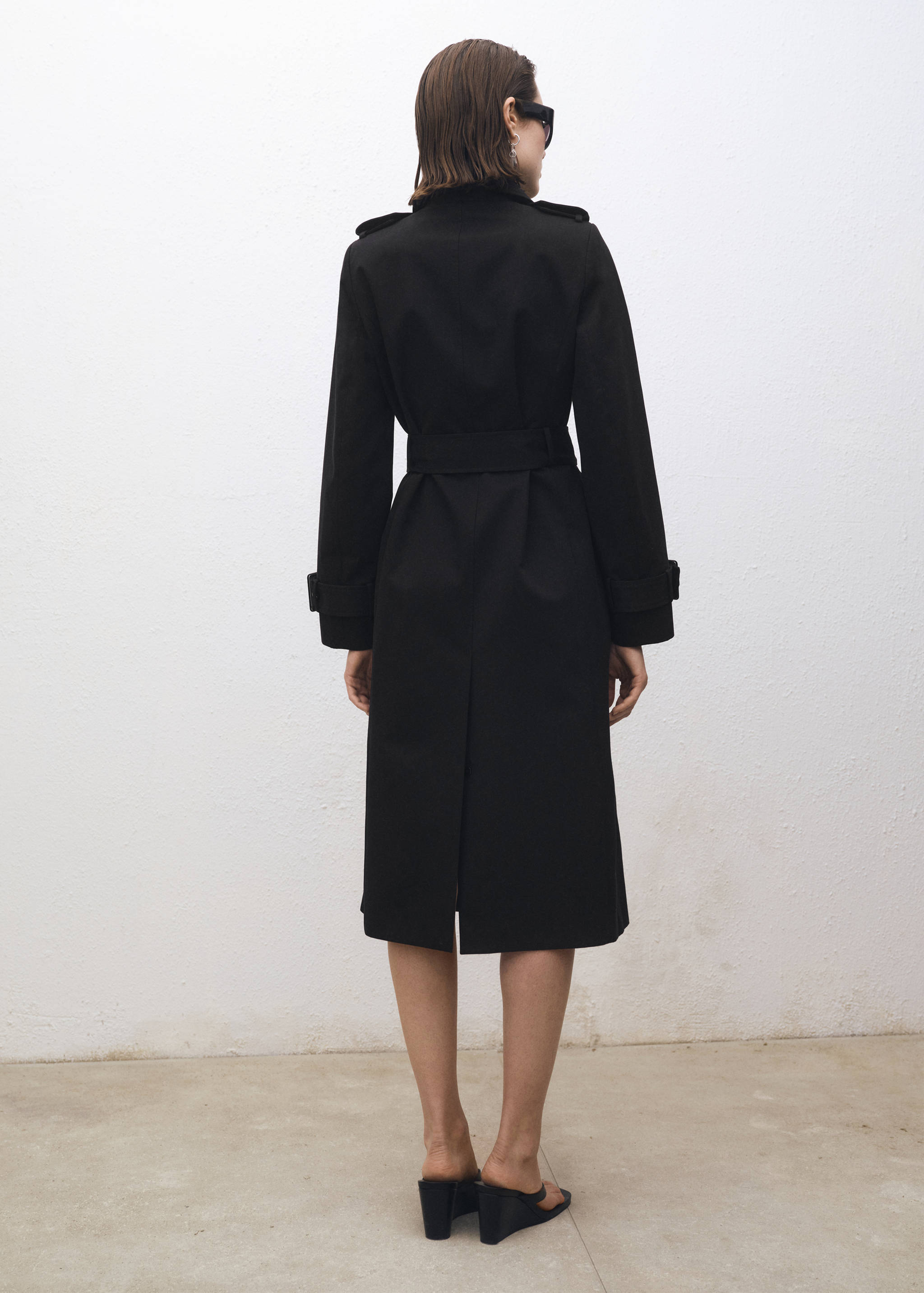 Double-breasted cotton trench coat - Reverse of the article