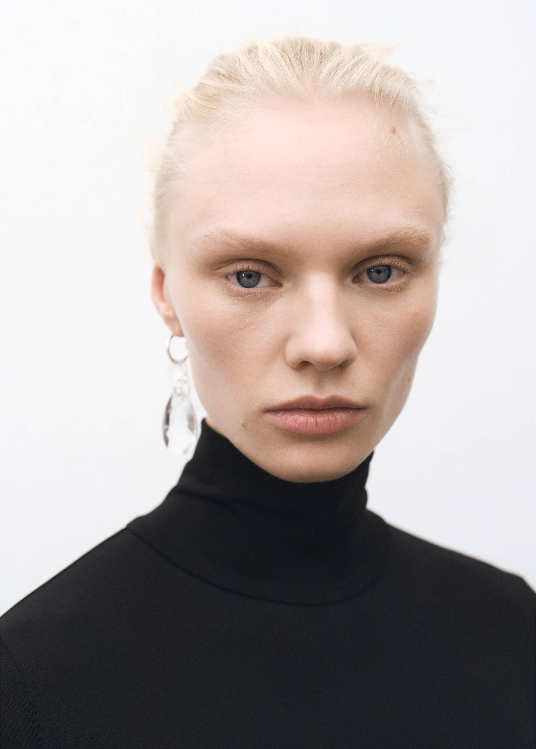 Robe en maille évasée à col montant - Détail de l'article 1