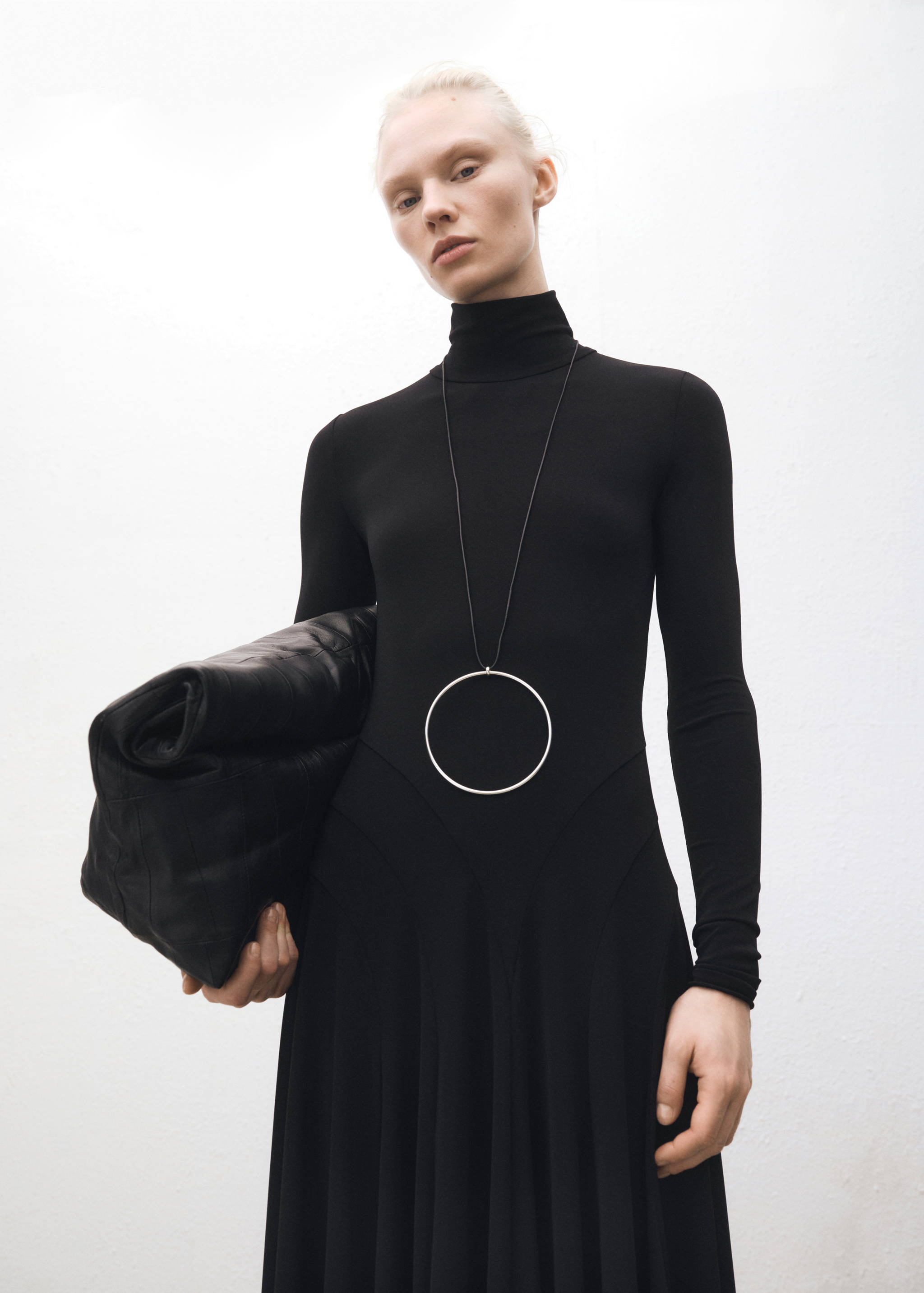 Maxi leather hoop necklace - General plane
