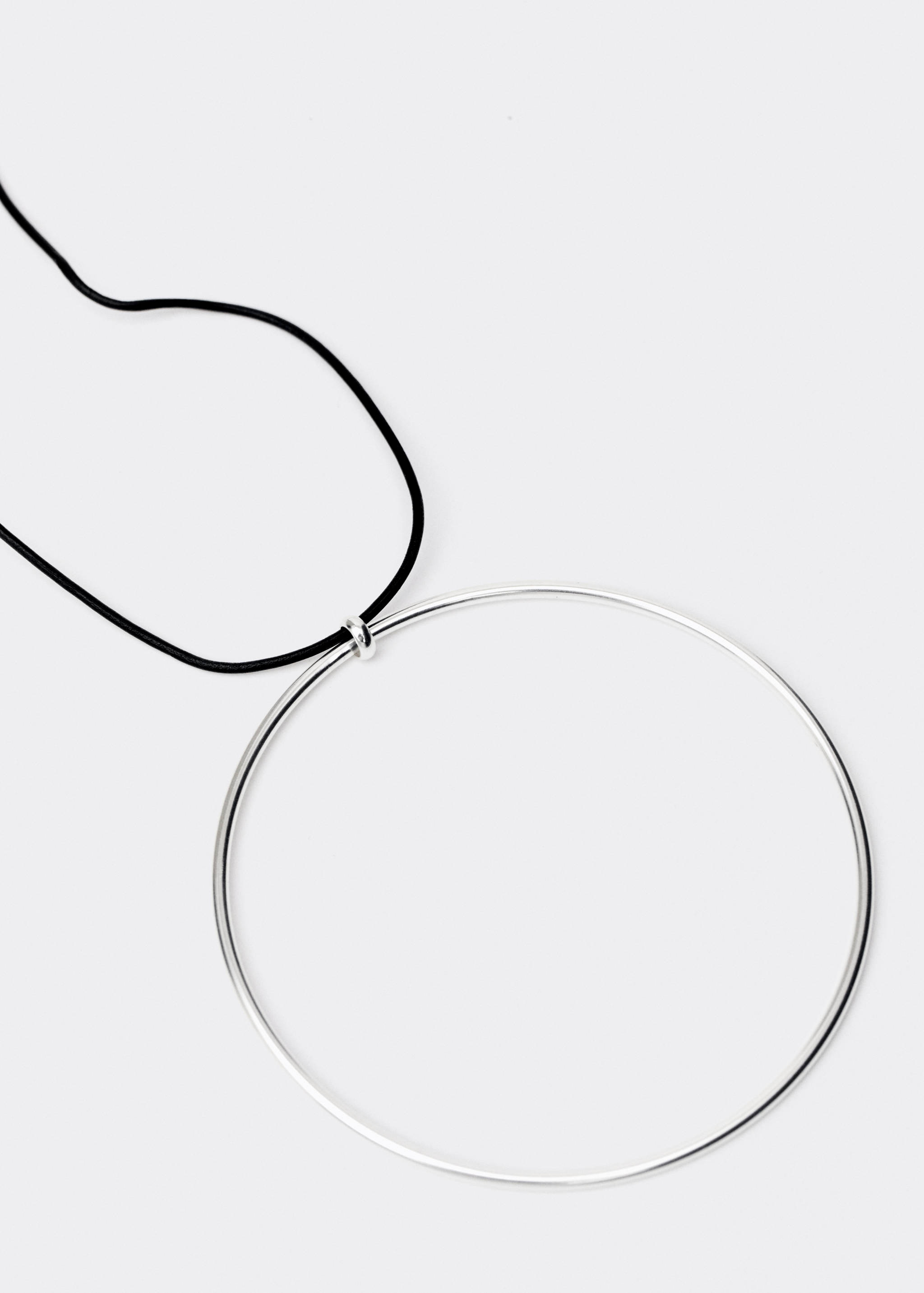 Maxi leather hoop necklace - Medium plane