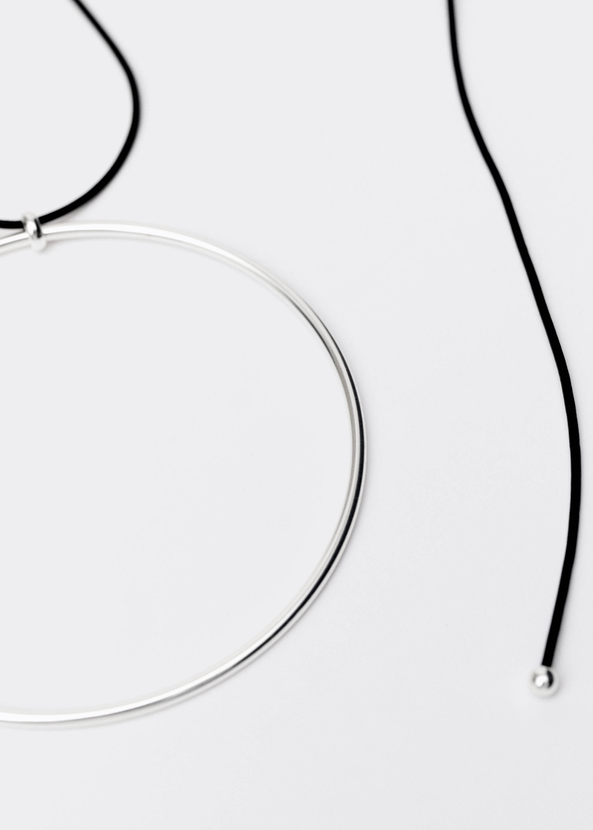 Maxi leather hoop necklace - Details of the article 1