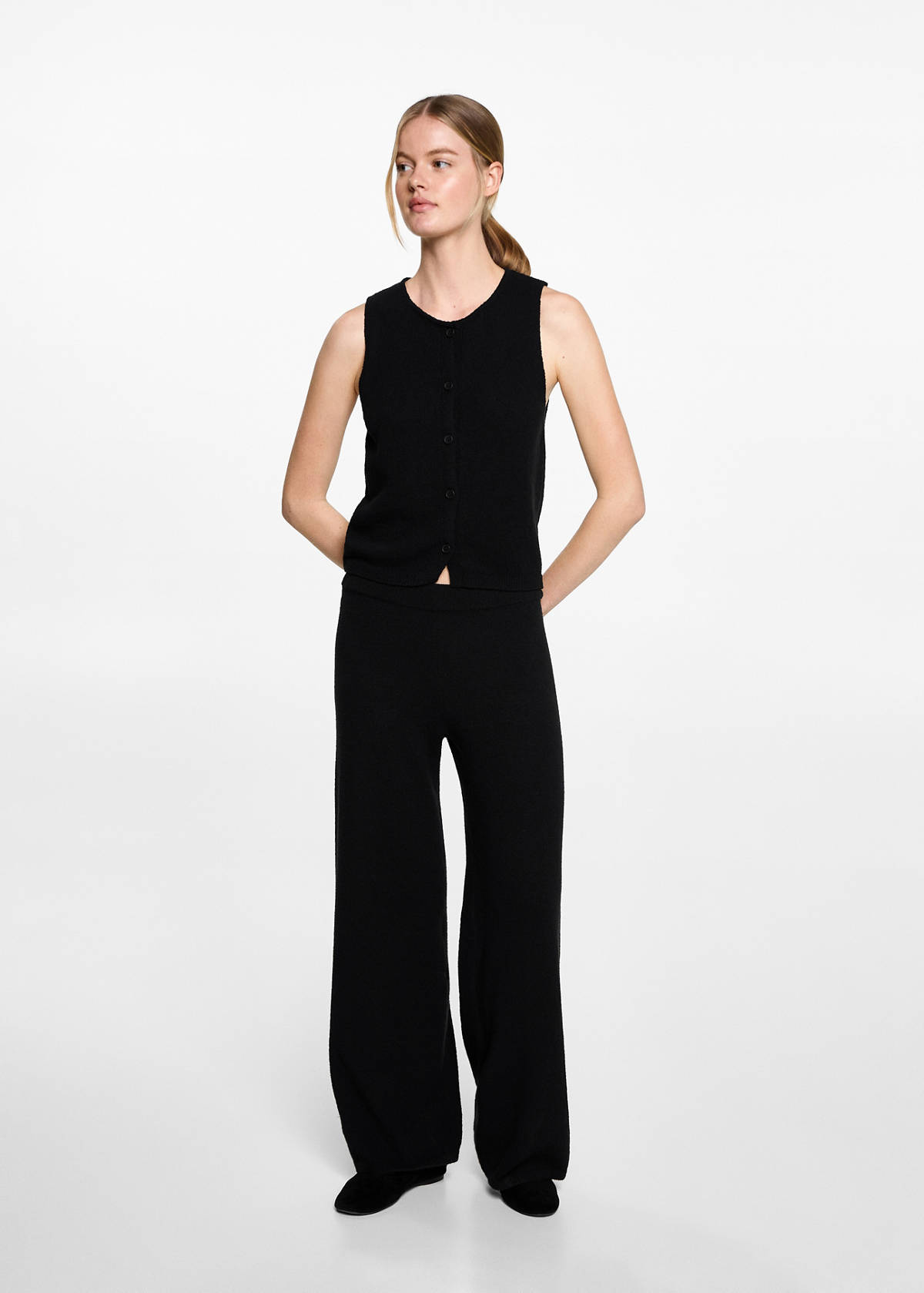 Buttoned knit top — Black