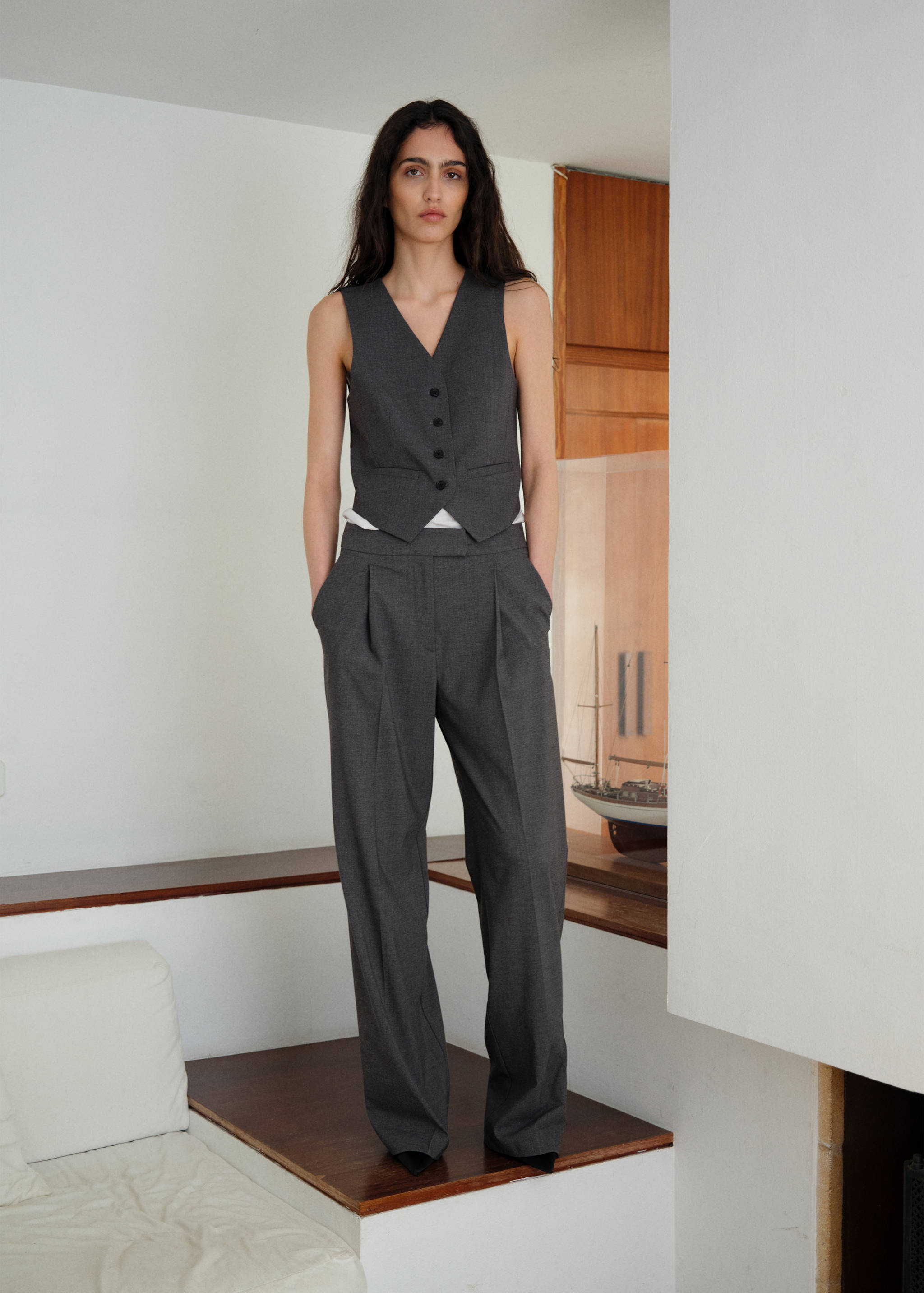 Gilet with adjustable belt - General plane