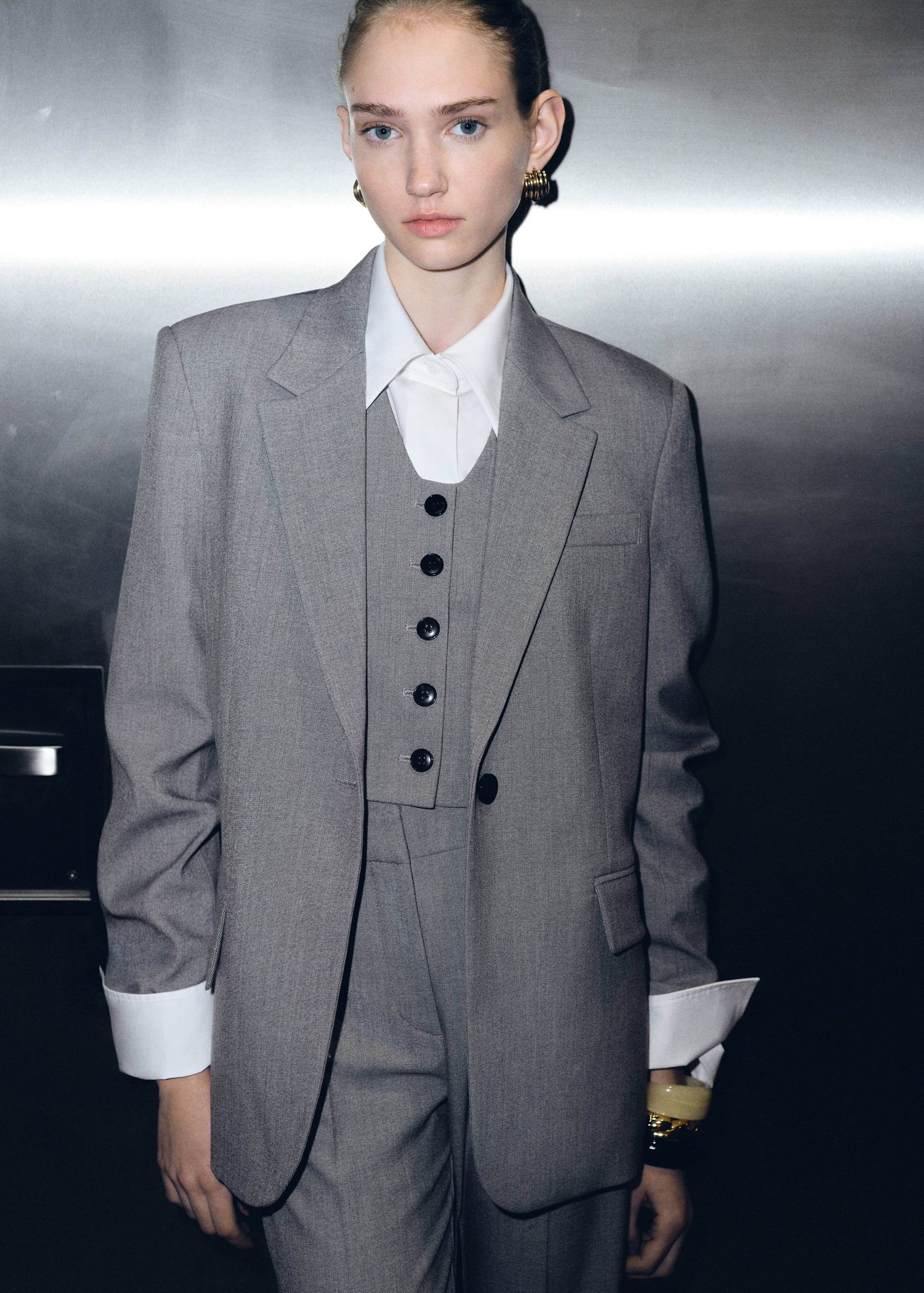 Straight jacket with flap pockets - Details of the article 7