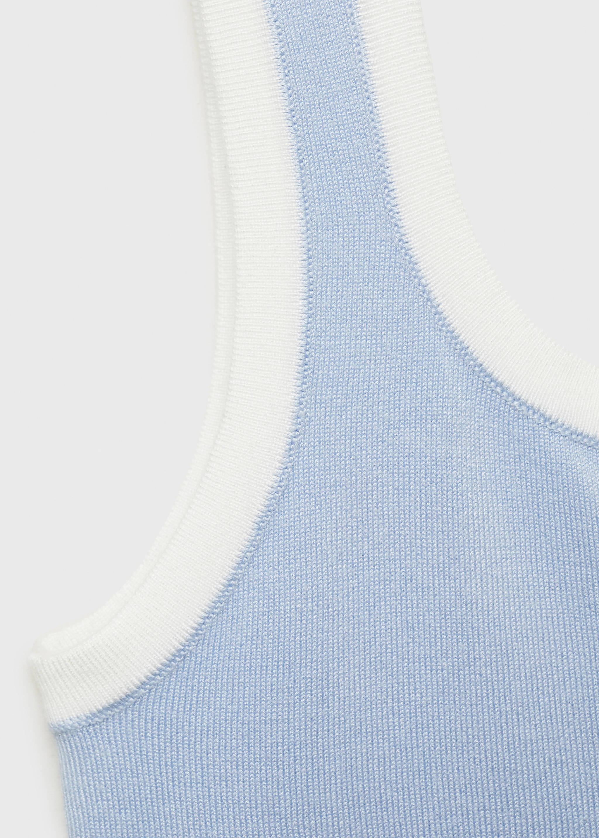 Top with contrasting finishes - Details of the article 8