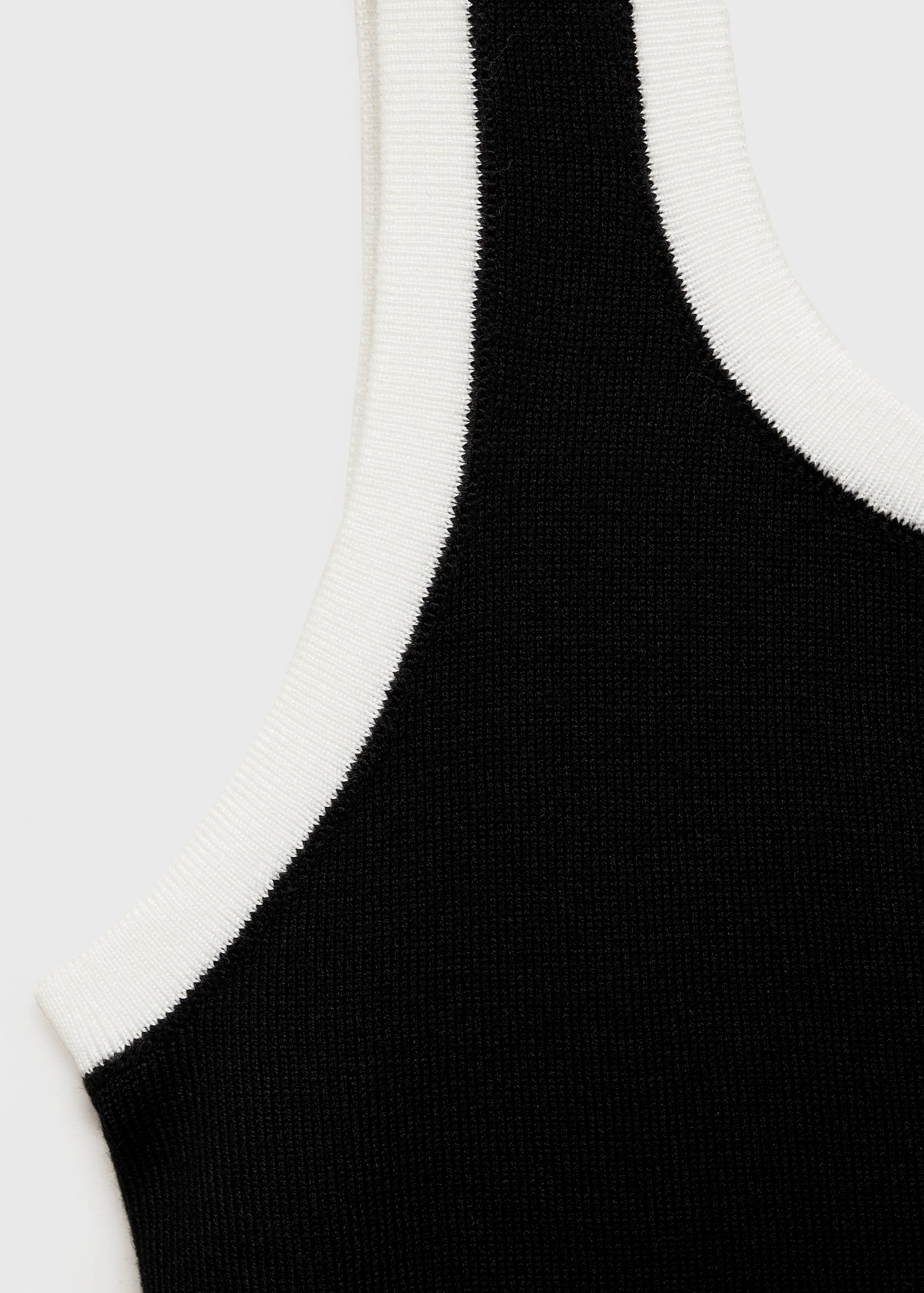 Top with contrasting finishes - Details of the article 8