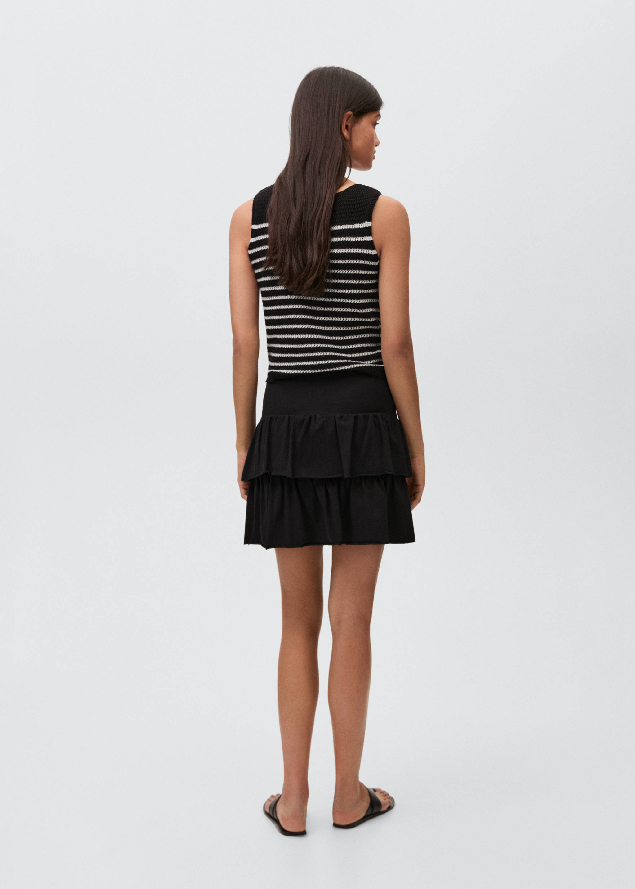 Ruffled mini-skirt trousers - Reverse of the article