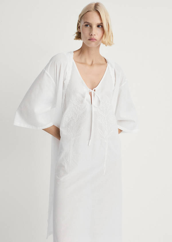 Cotton robe with lace — White