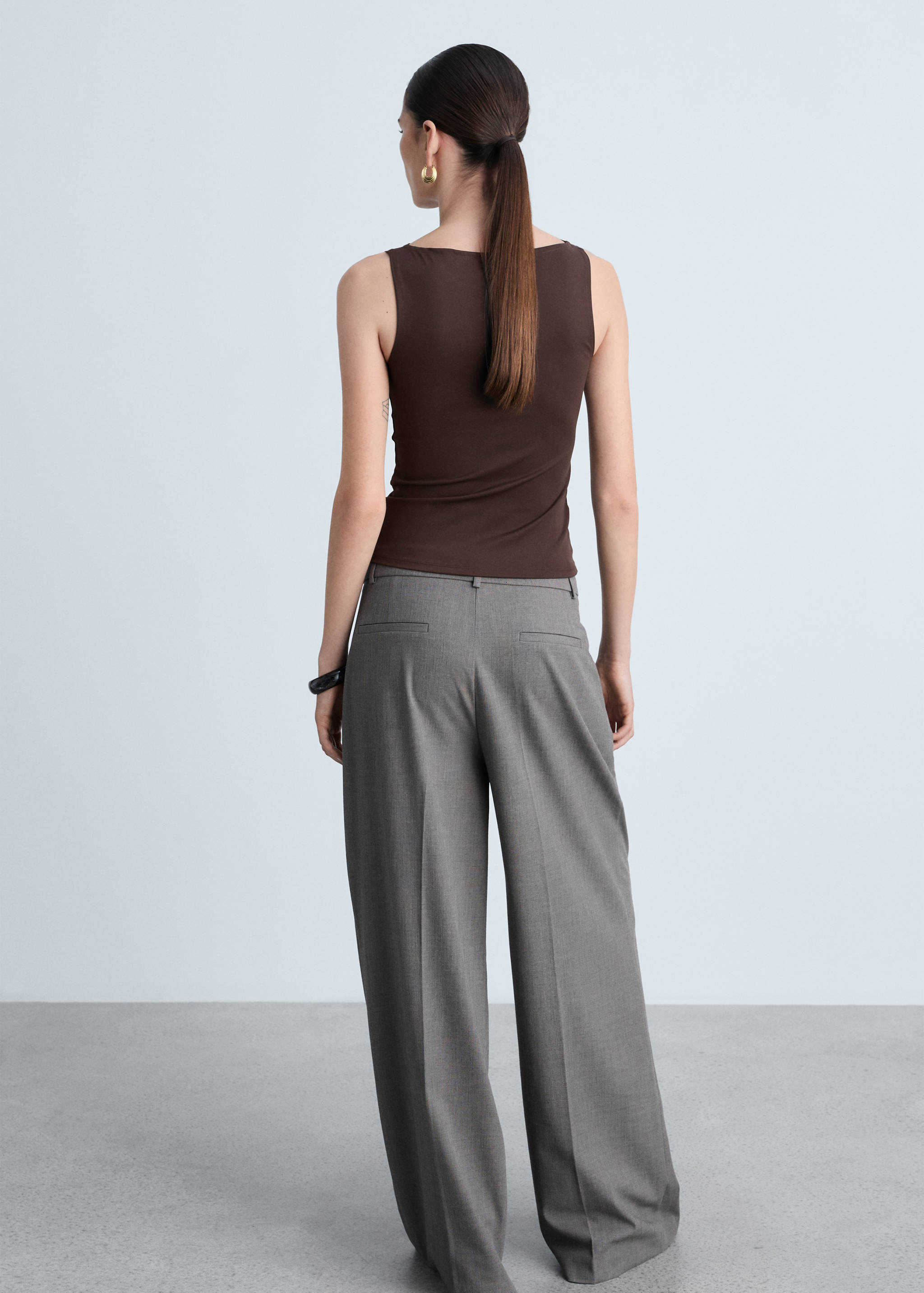 Boat neck strapless top - Reverse of the article